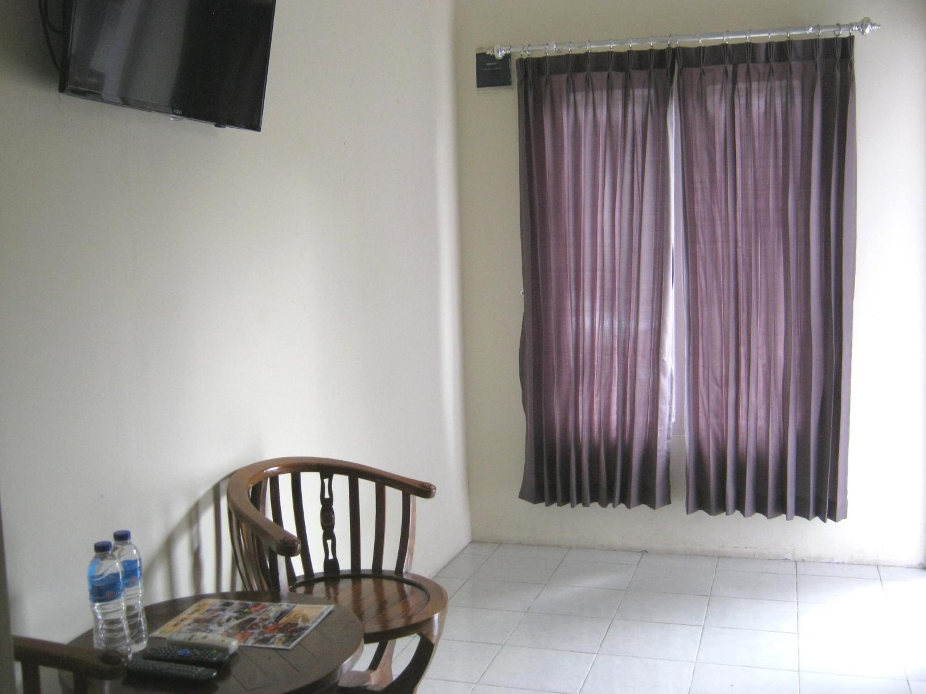Deluxe Room - Photo 7