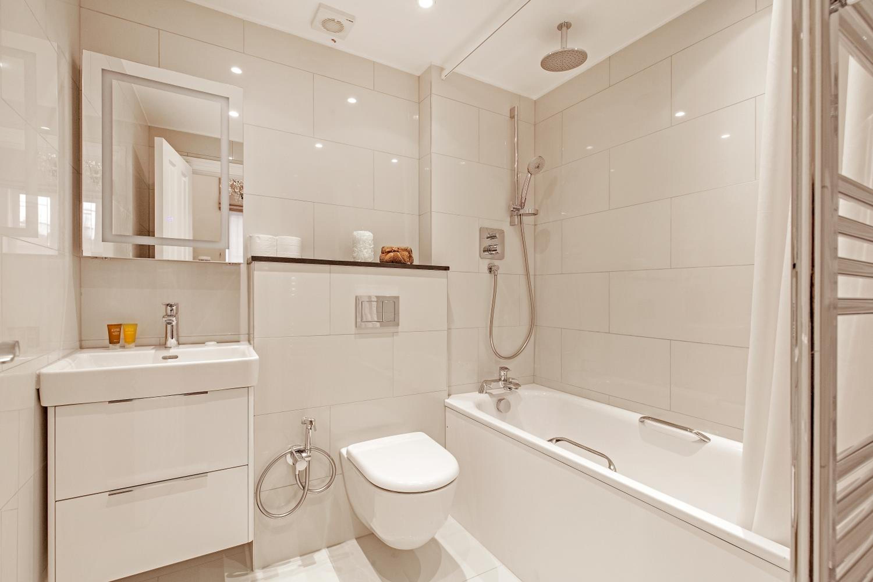 Executive One Bedroom Apartment photo 2
