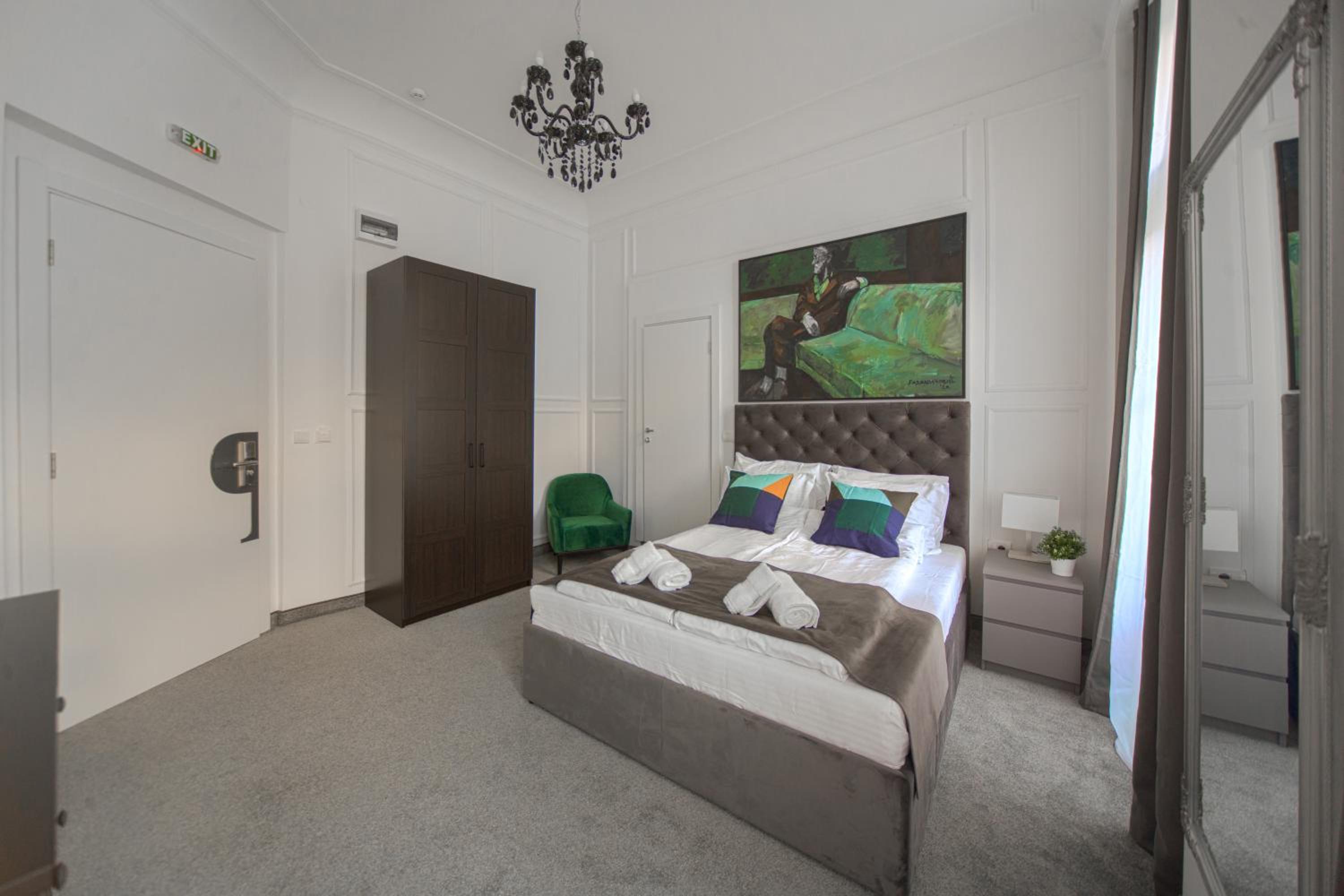 Standard Double with City View  - Photo 10