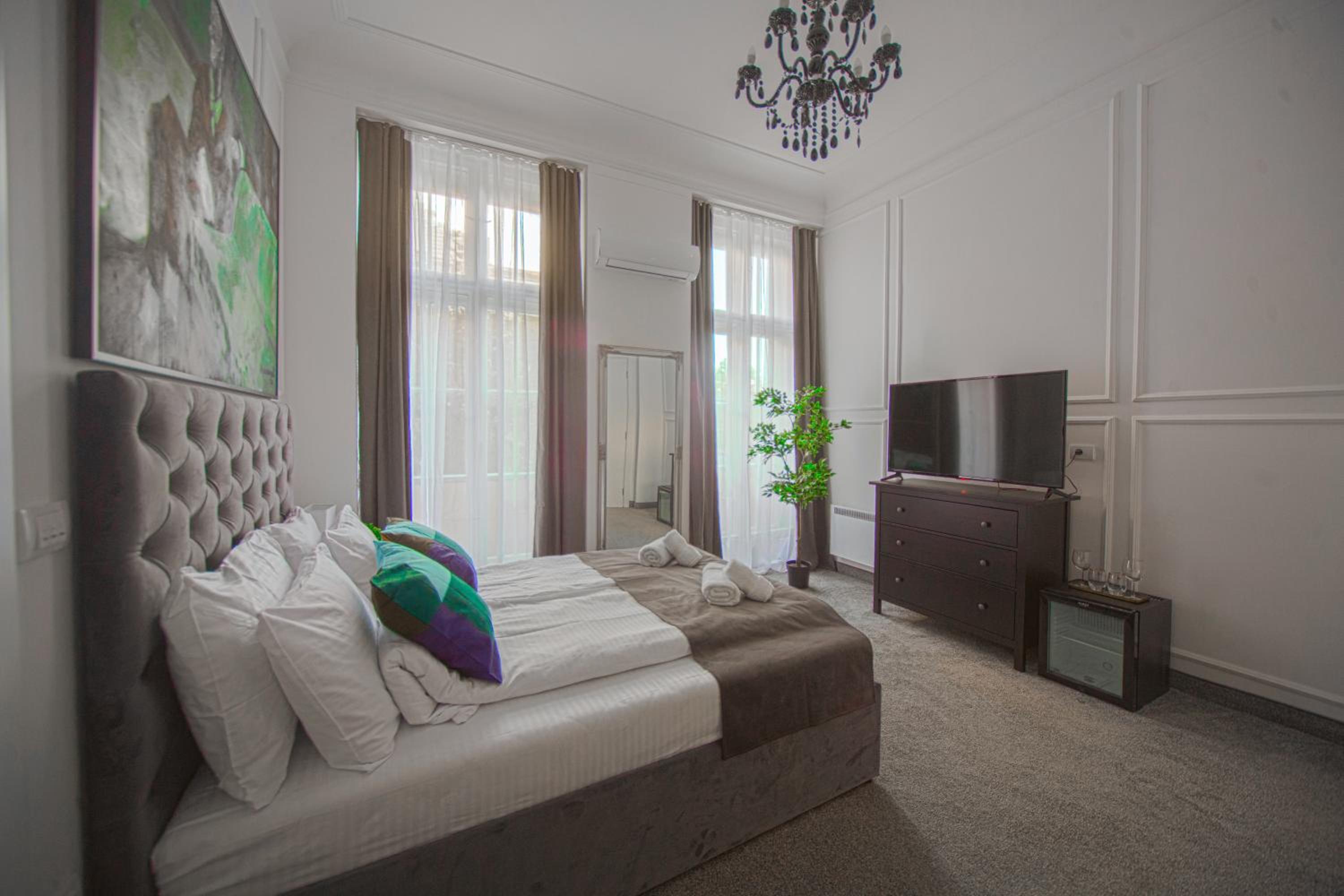 Standard Double with City View  - Photo 13