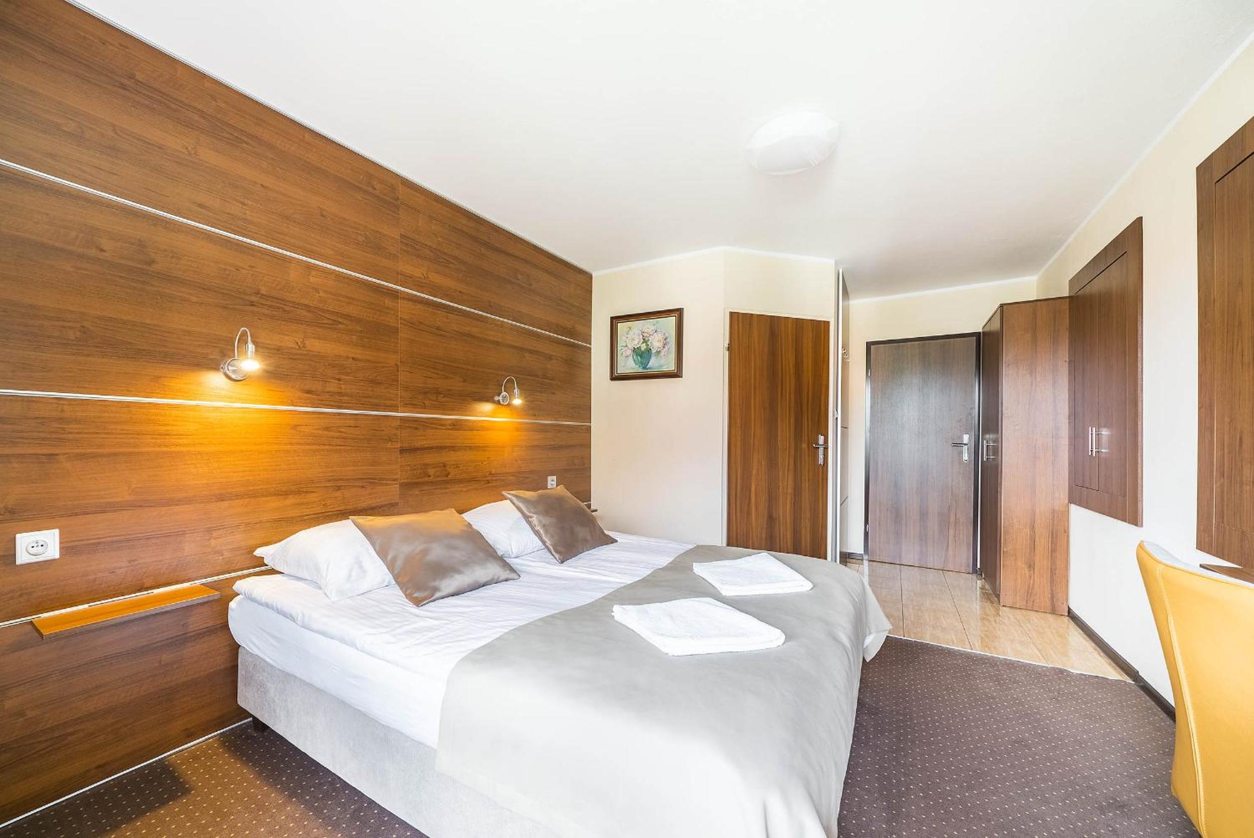 Deluxe Double Room with Balcony photo 3