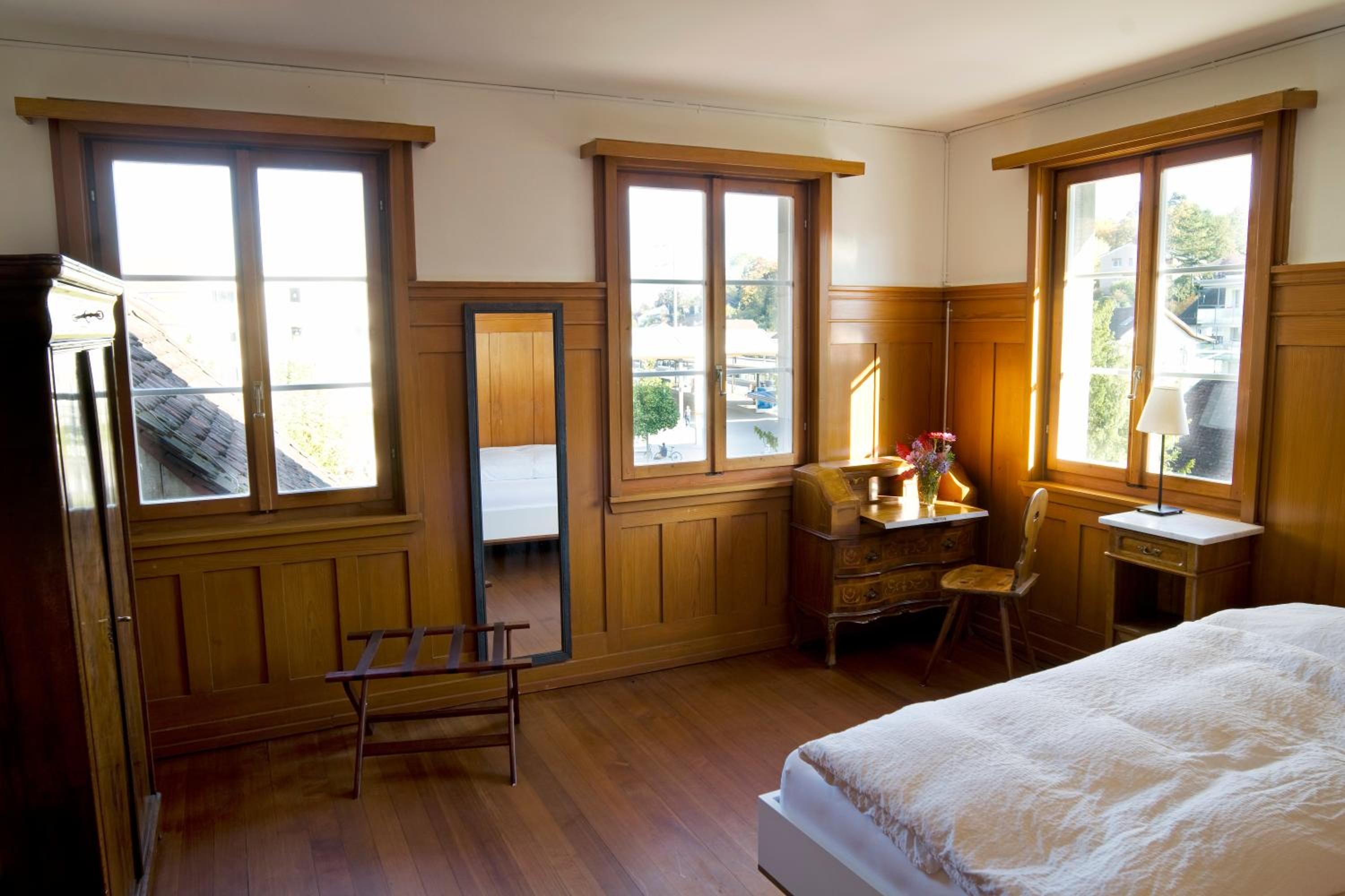 Single Room with Shared Bathroom photo 2