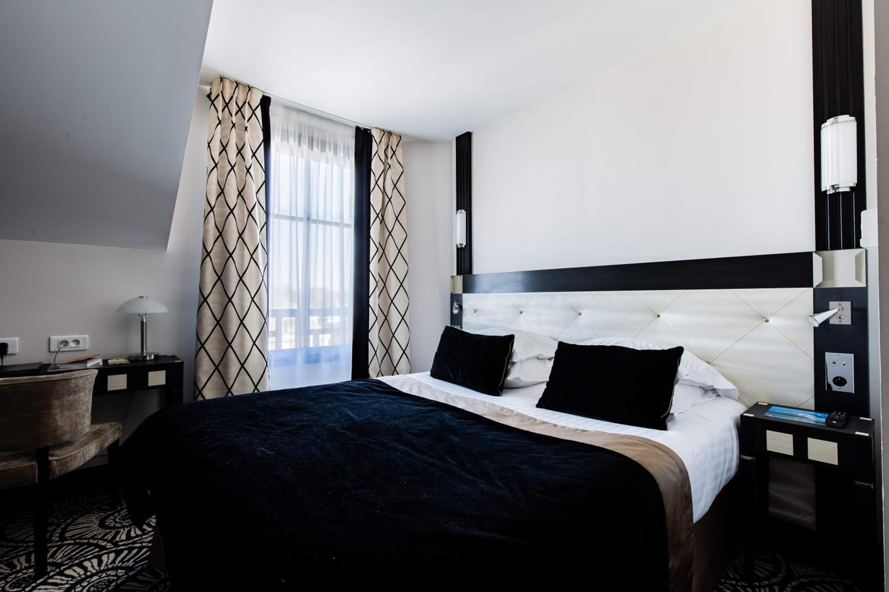 Executive Double Room - Photo 7