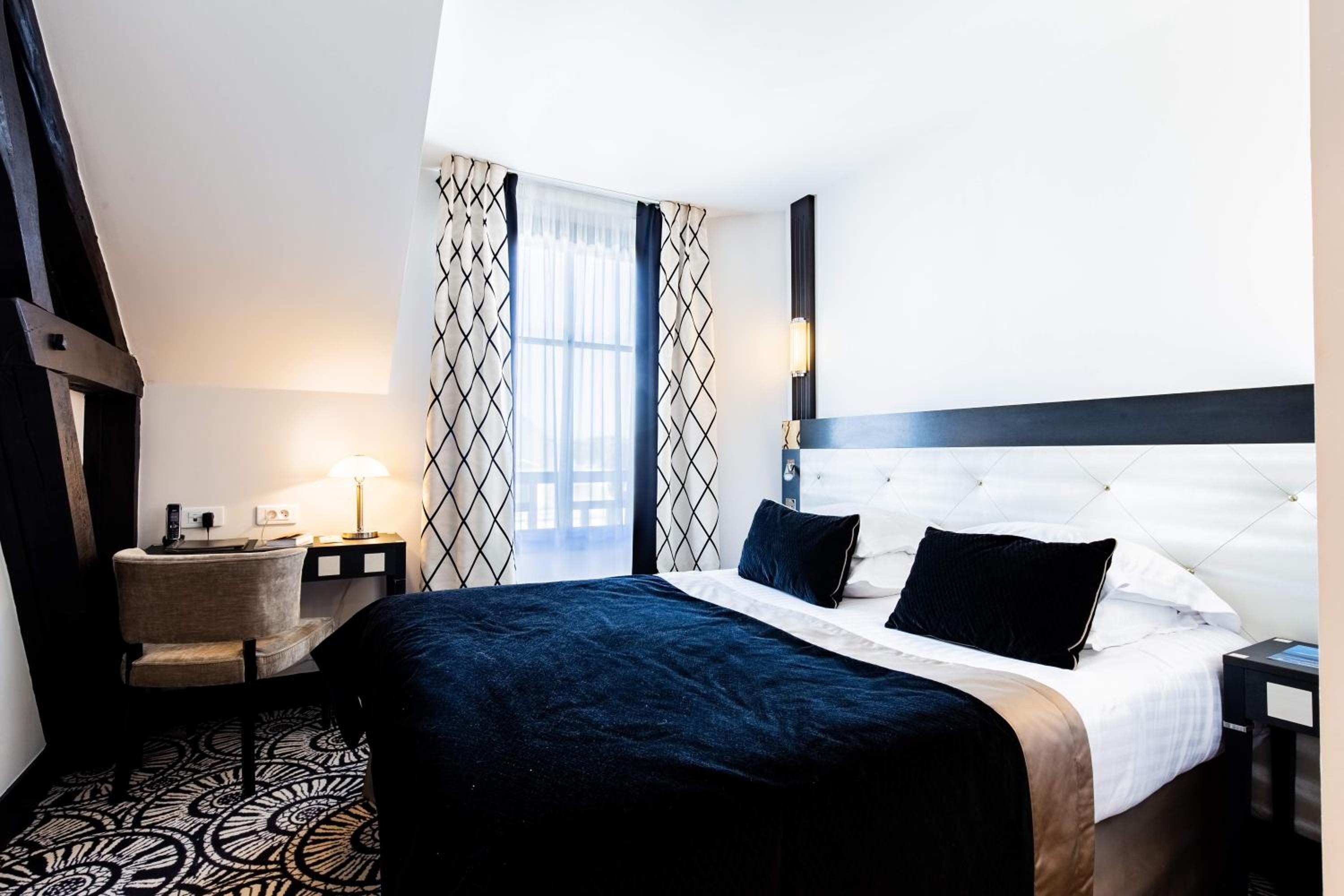 Executive Double Room - Photo 1