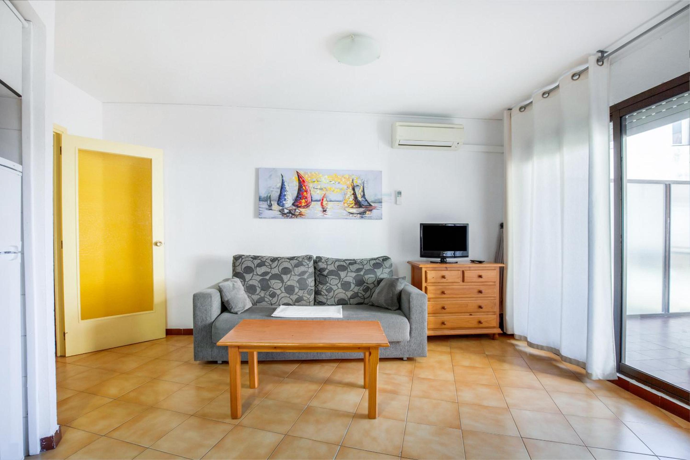 Two-Bedroom Apartment with Balcony or Terrace (4-6 Adults) photo 3