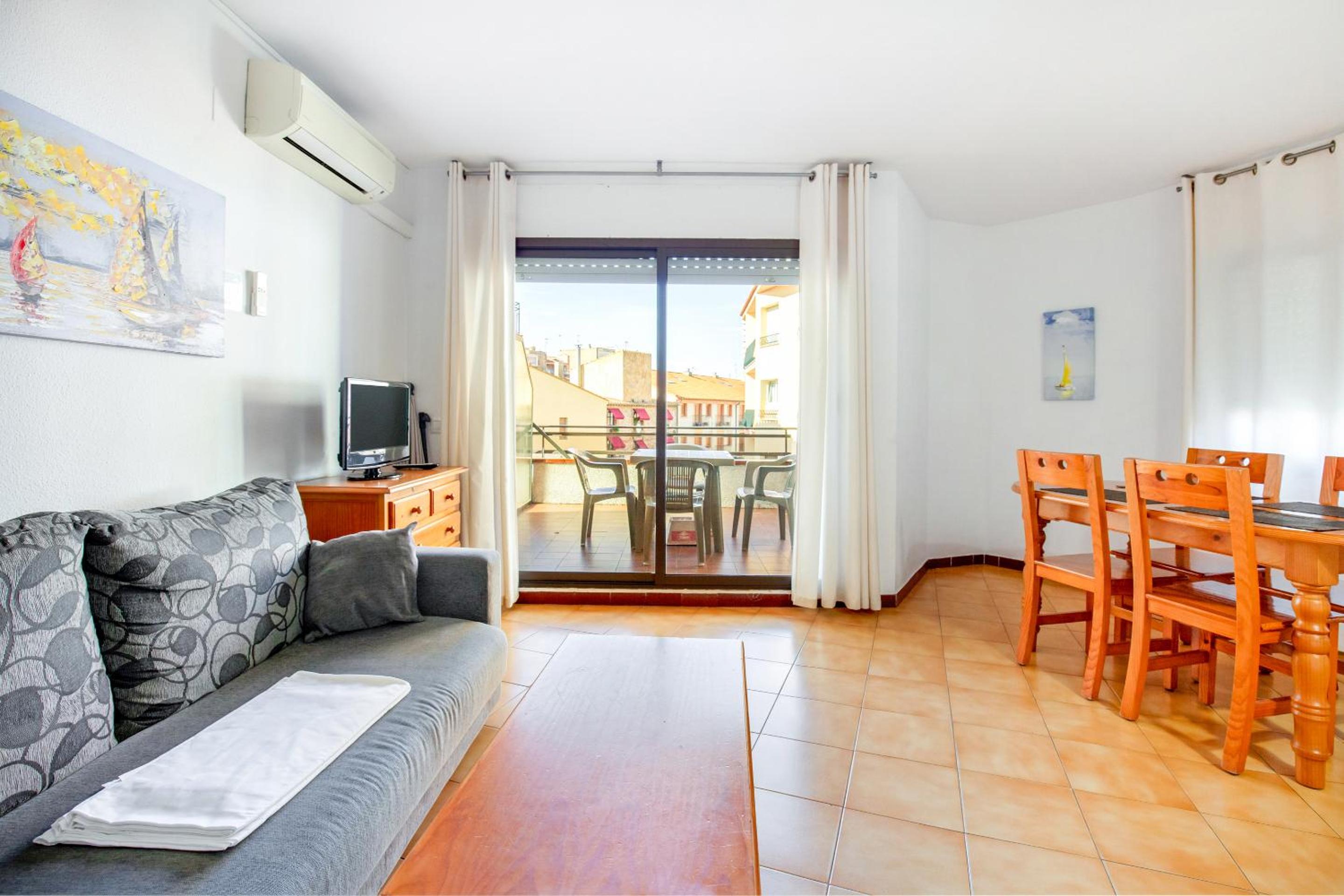 Apartamento de Dos Dormitorios con Balcón o Terraza (4-6 Adultos)