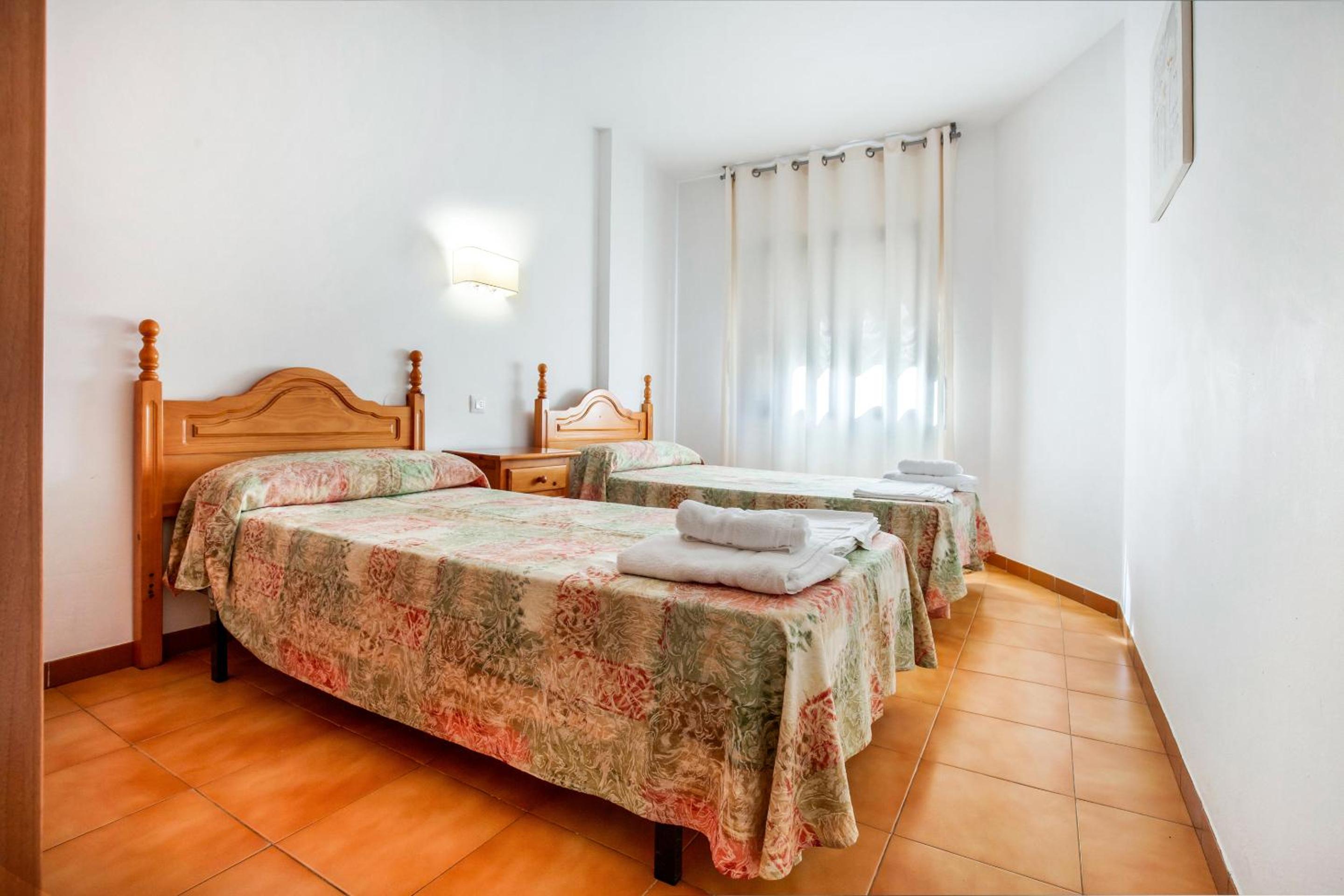 Two-Bedroom Apartment without terrace (4-6 Adults) photo 2