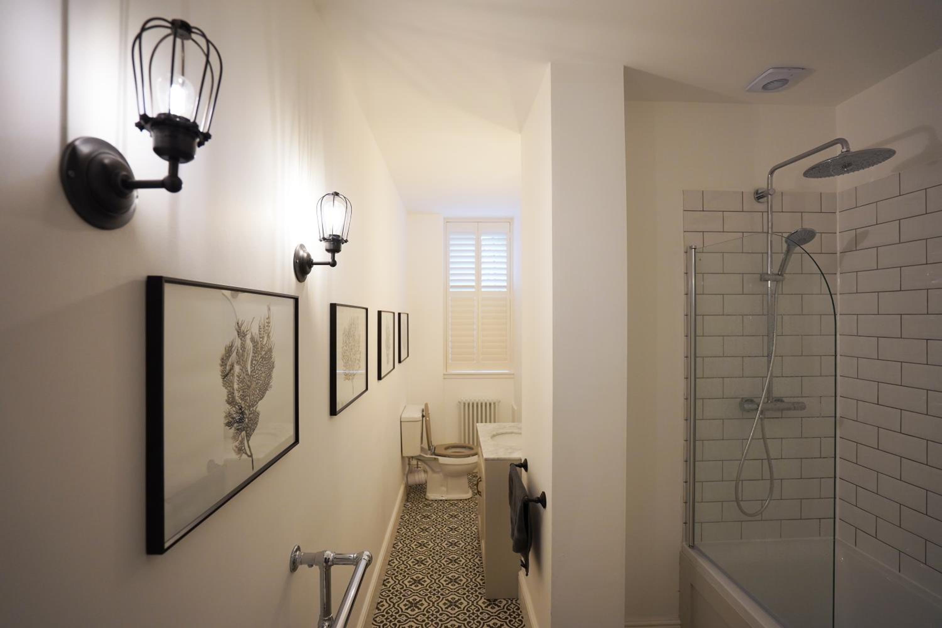 Two-Bedroom Apartment - Photo 9