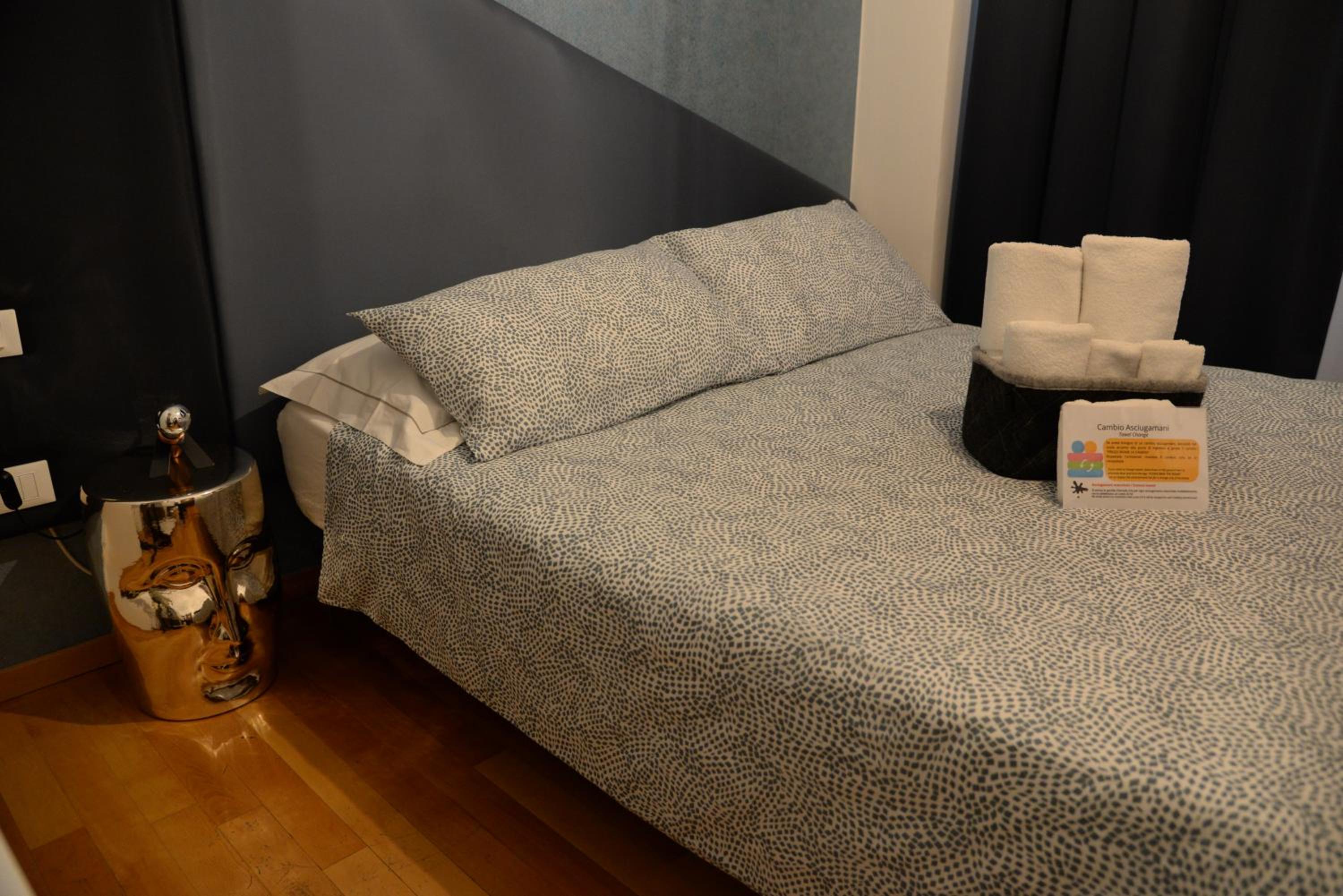 Standard Double Room with Shared Bathroom photo 3