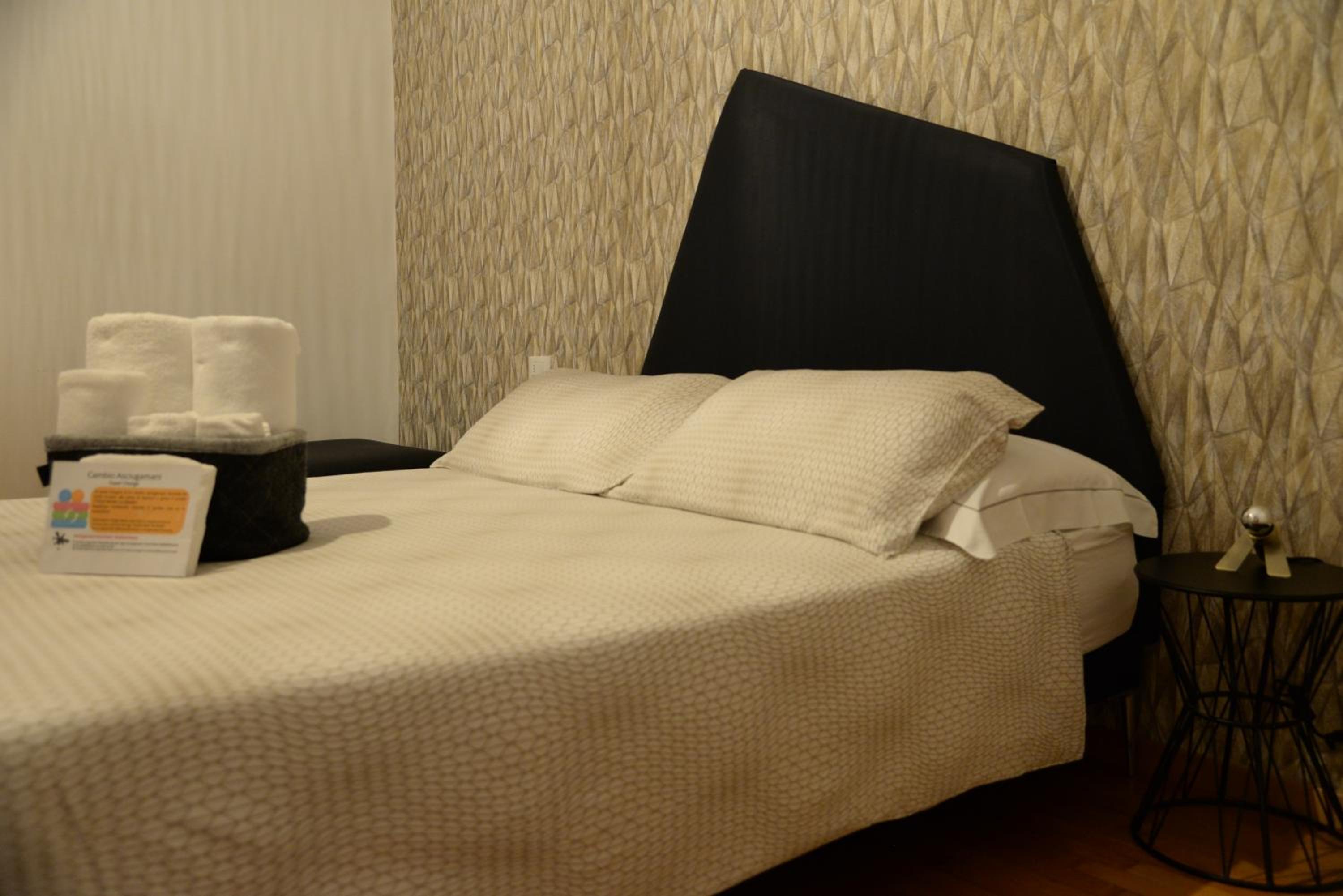 Double Room with Shared Bathroom photo 1