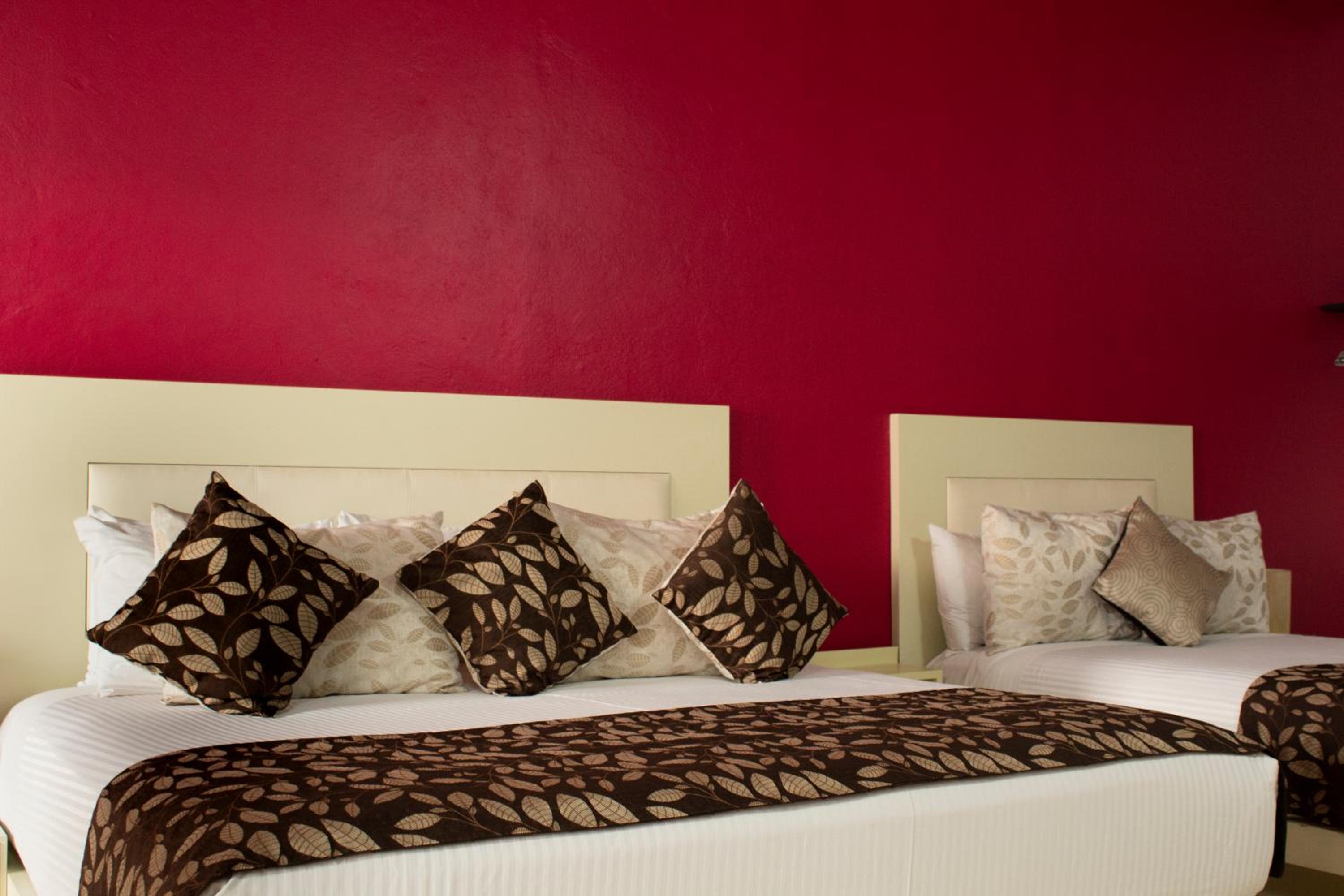 Standard Twin Room - Photo 7
