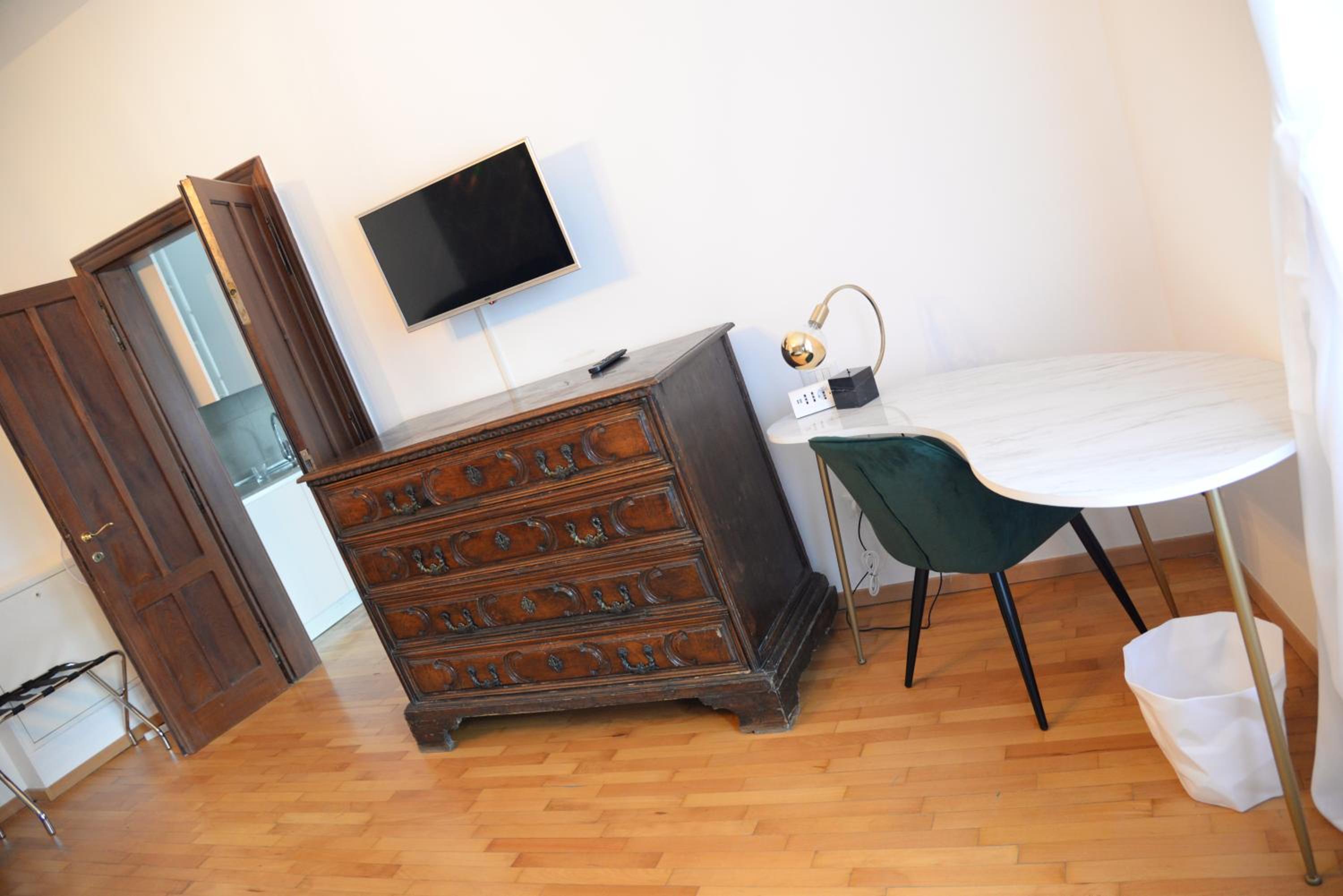 Deluxe Apartment photo 2