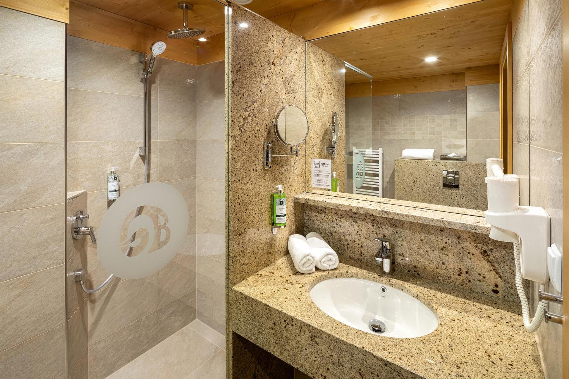 Superior Double Room with unlimited access to Terma Bania - Photo 7