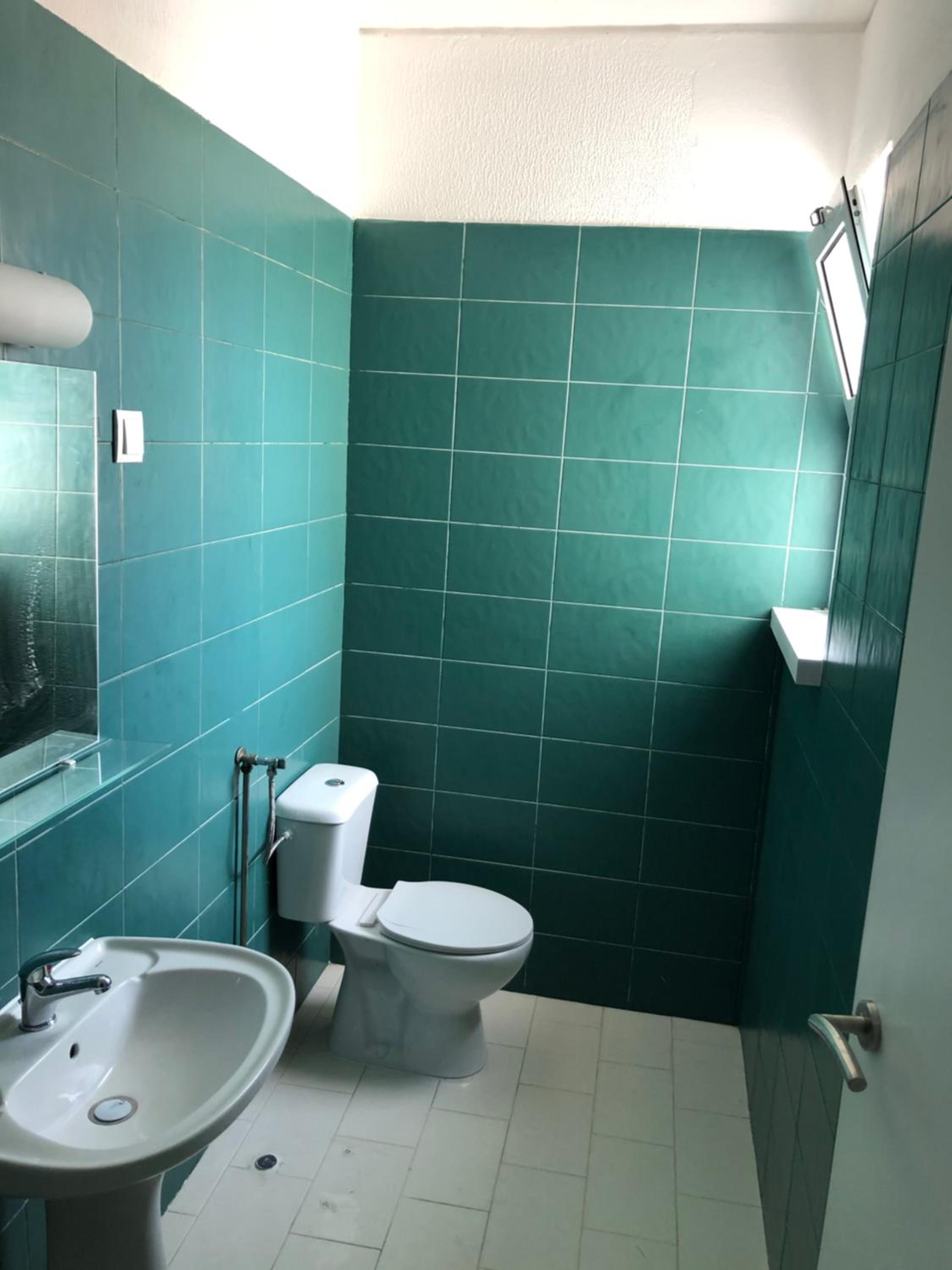 Twin Room with Private Bathroom - Photo 7
