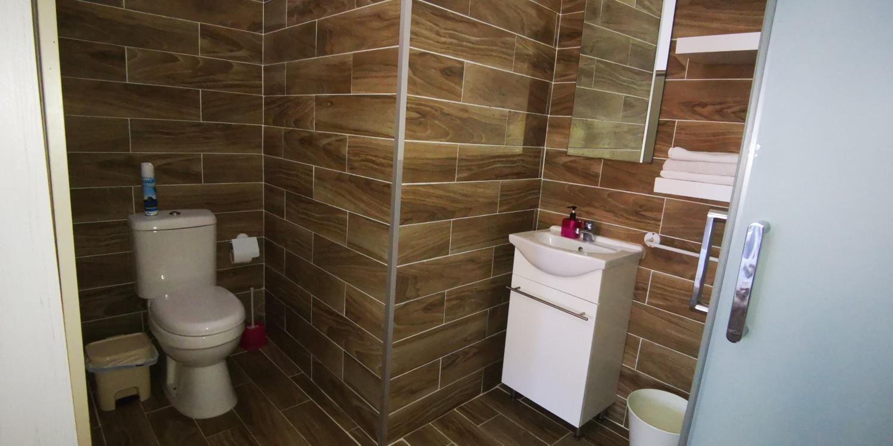 Double Room with Private Bathroom photo 2