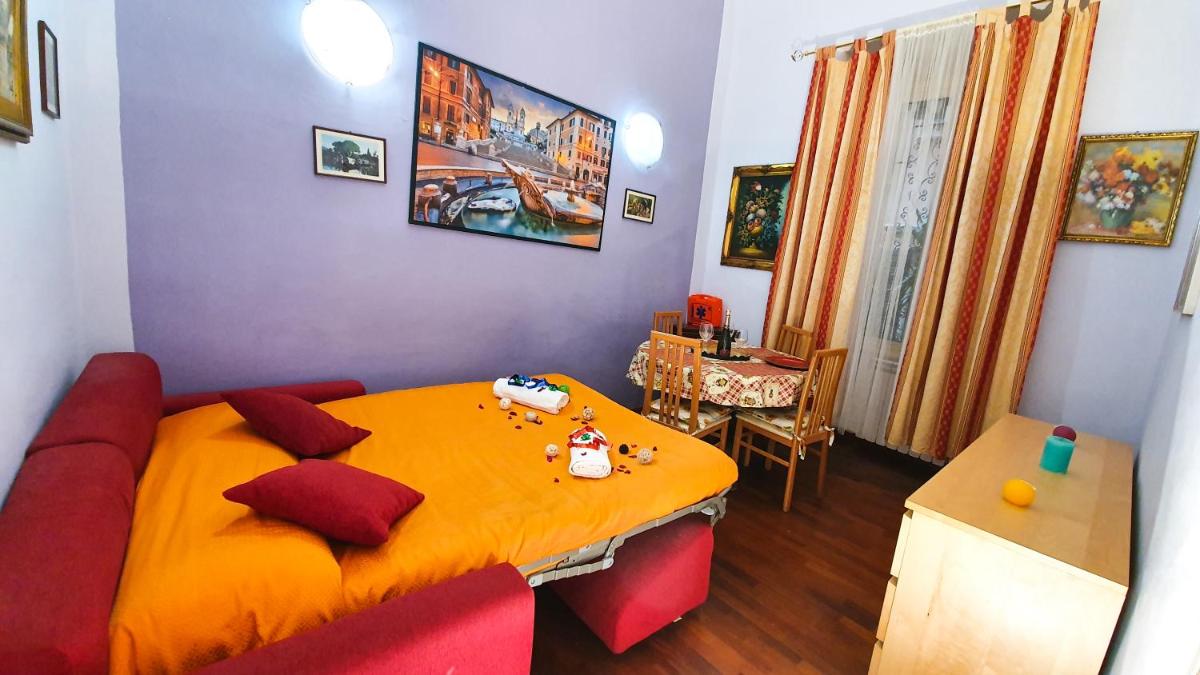 6-Bed Female Dormitory Room