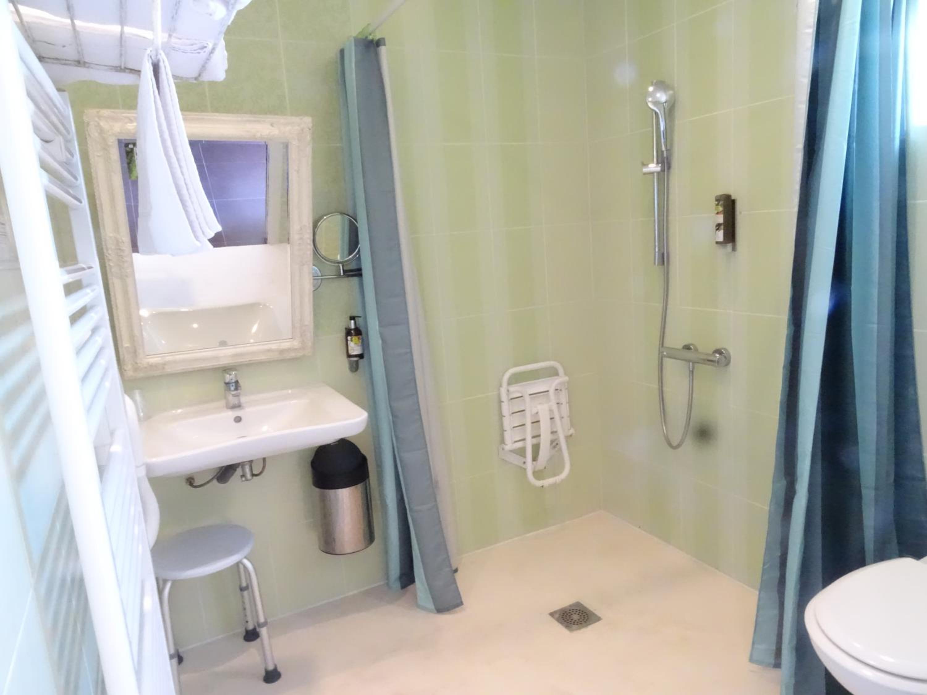 Double Room - Disability Access photo 2