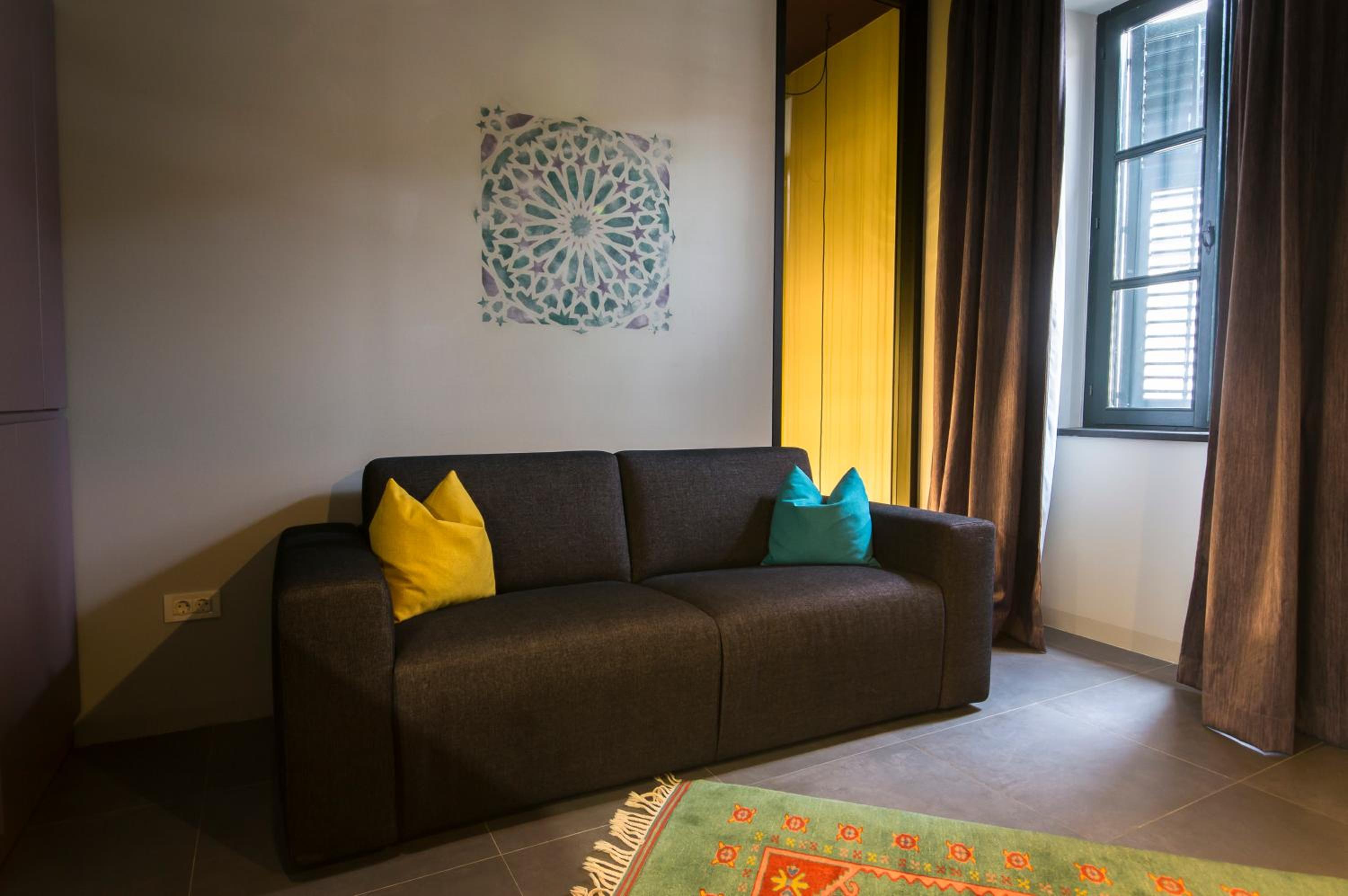 Deluxe One Bedroom Apartment photo 3