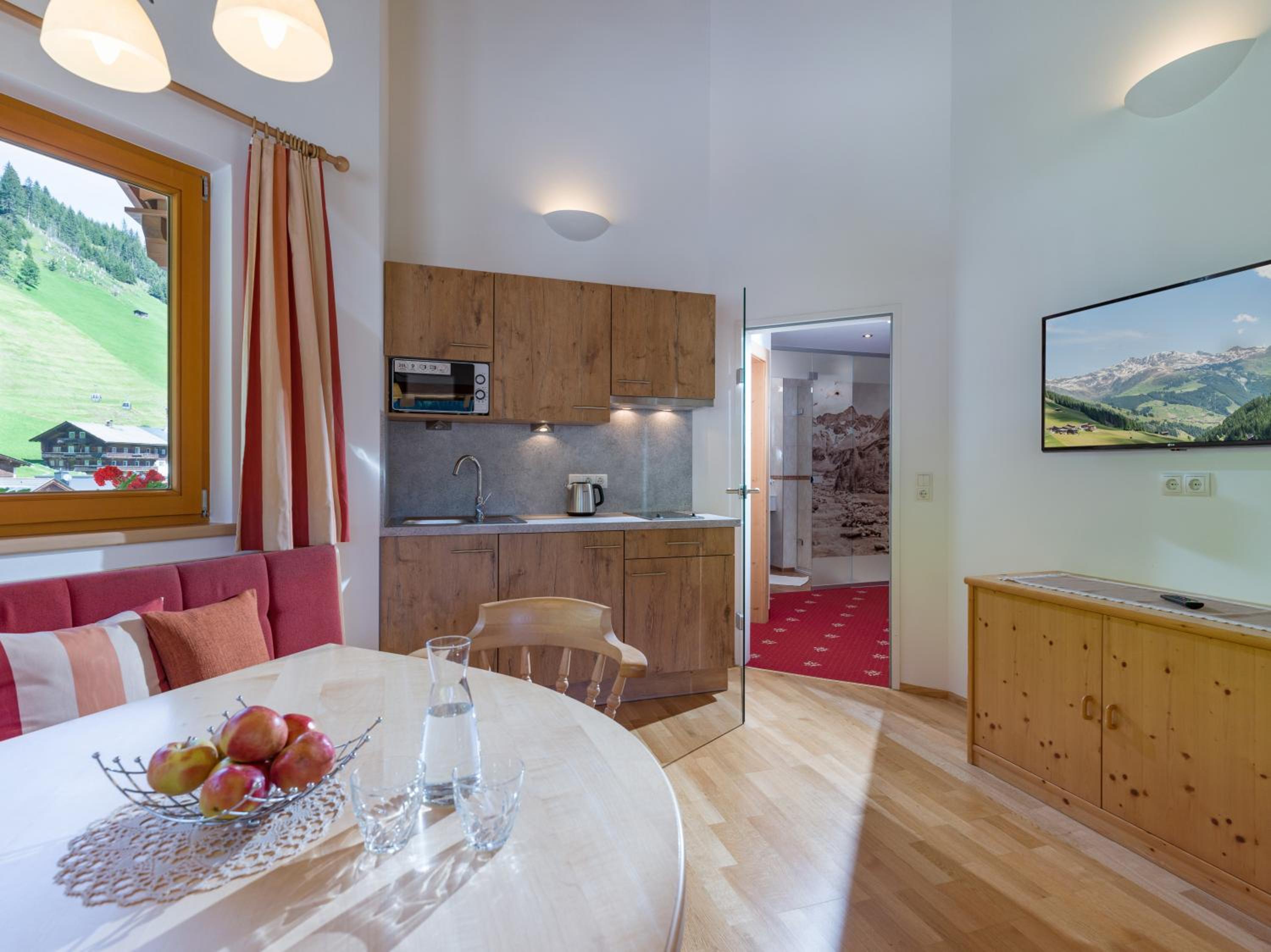 Junior Suite with Mountain View photo 3