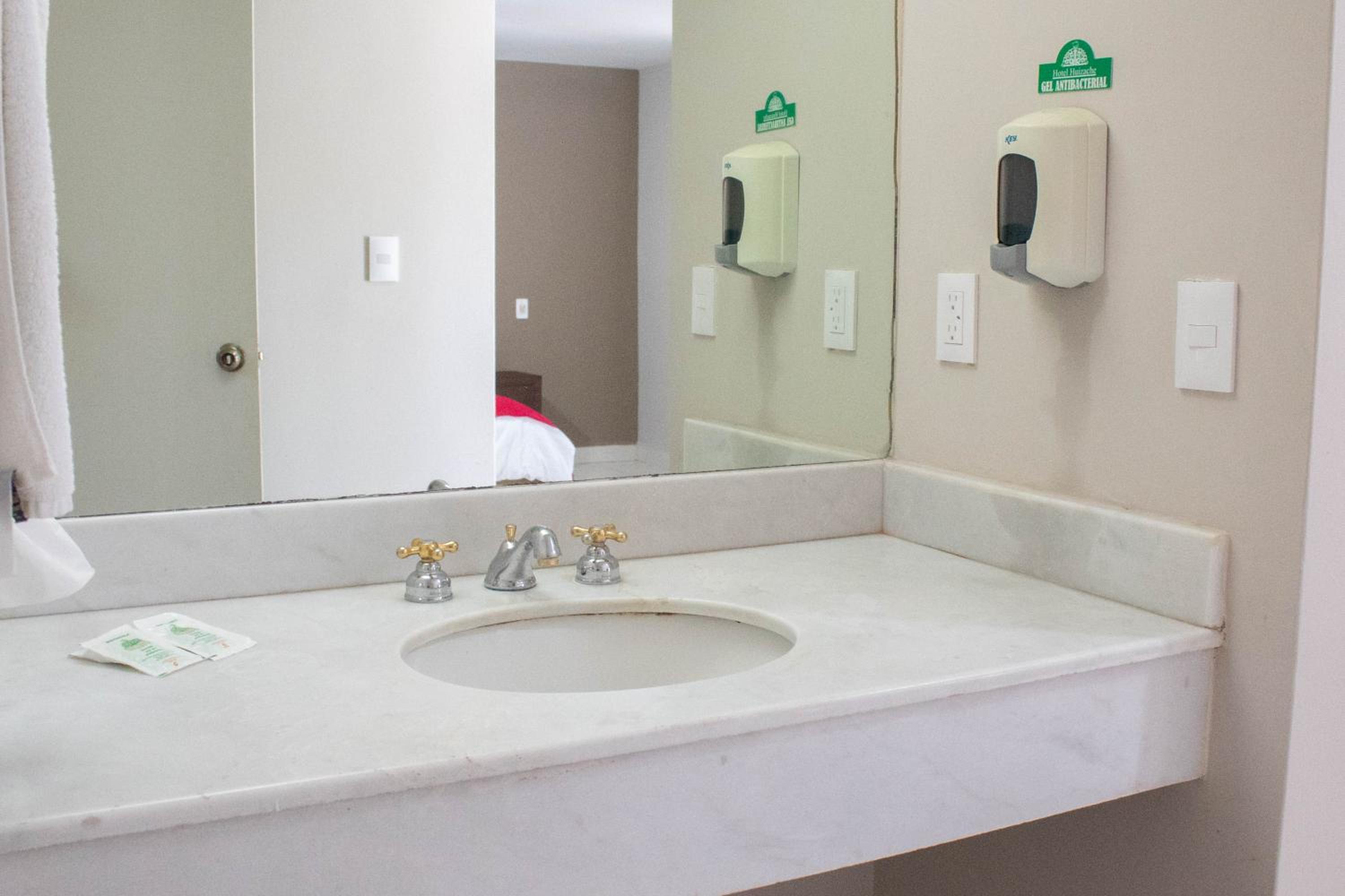 Basic Triple Room photo 1