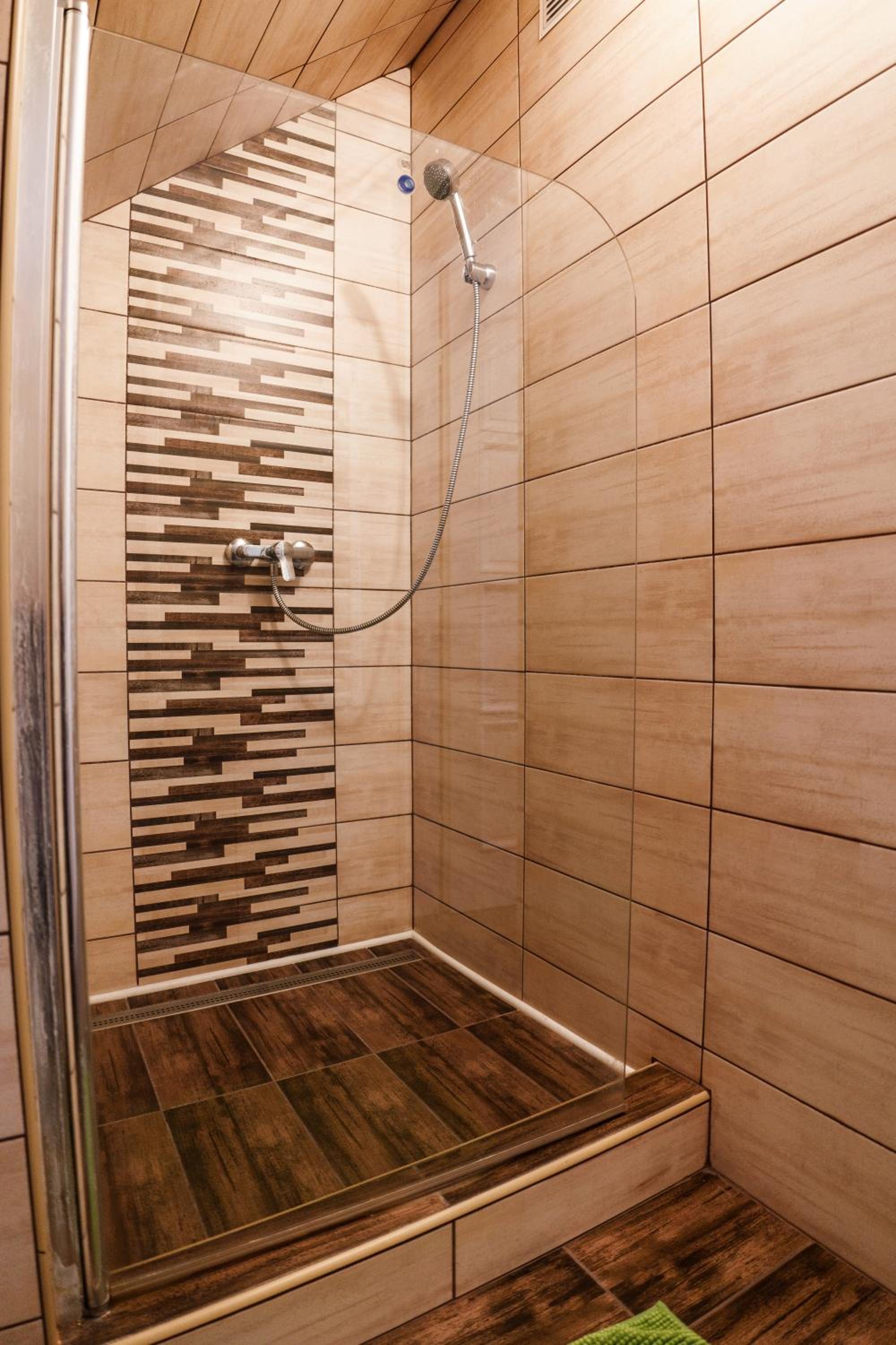 Single Room with Shared Bathroom photo 2