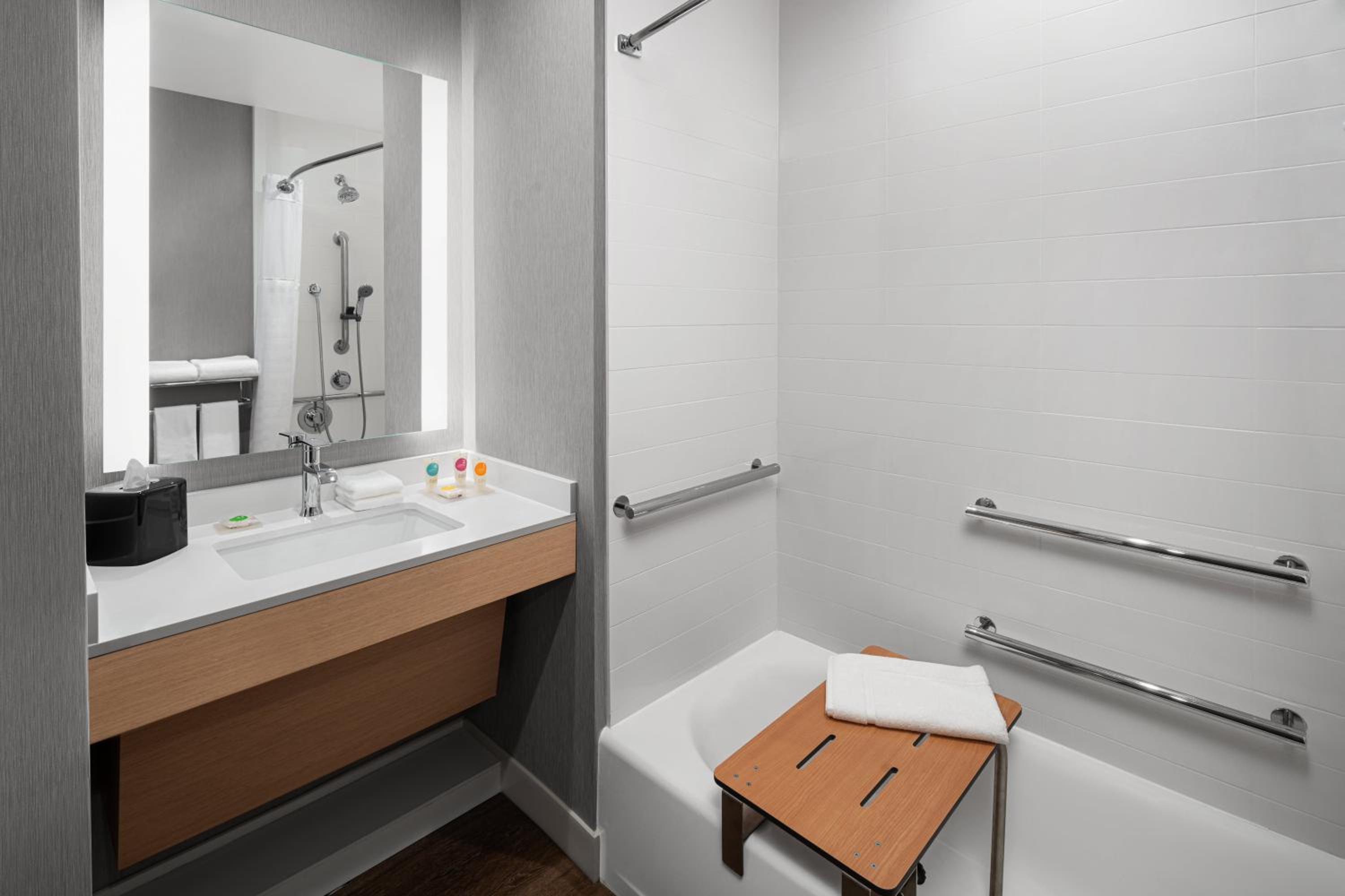 King Room with Sofa Bed and Accessible Tub - Photo 6