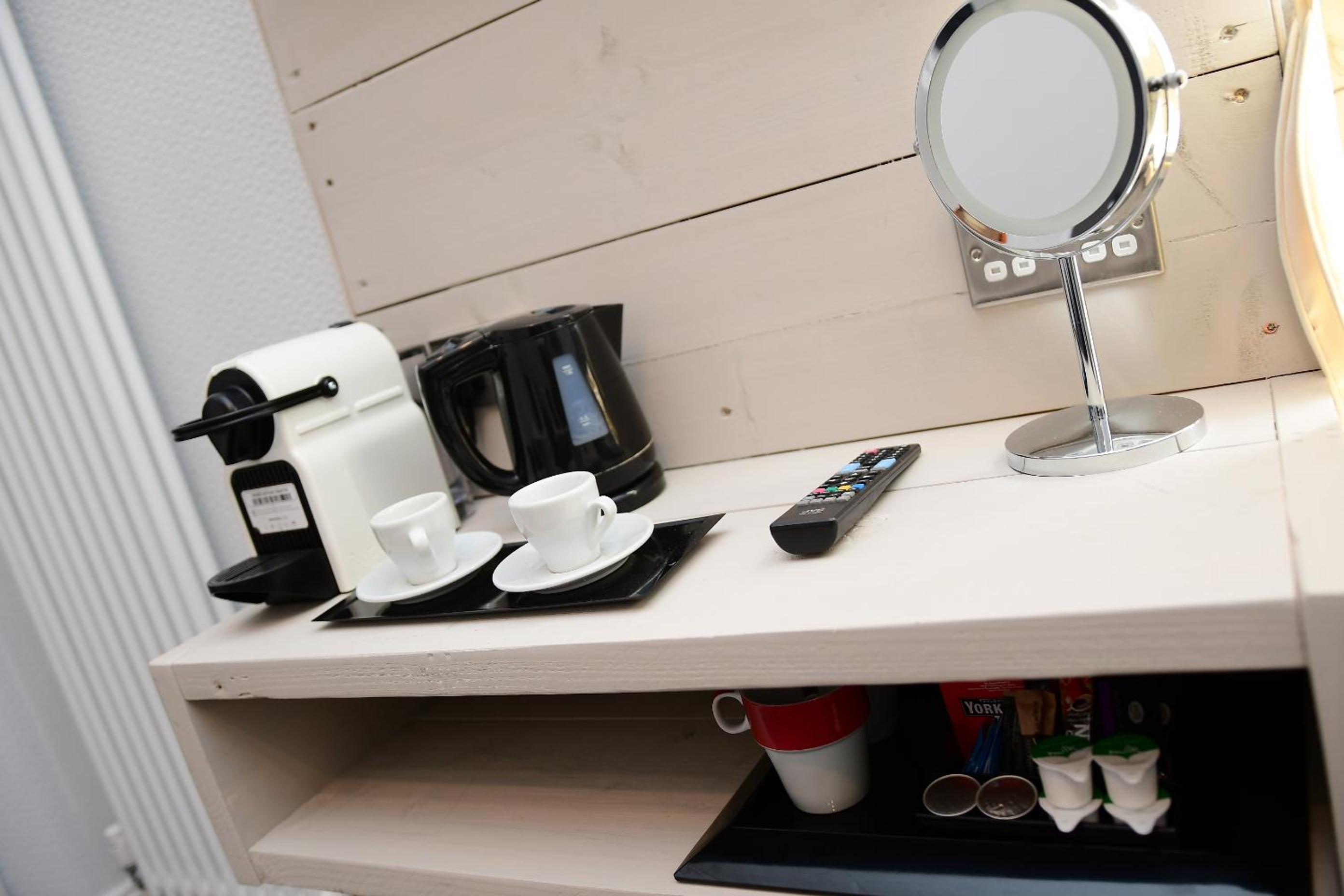 Twin Room with Private Bathroom, photo 7