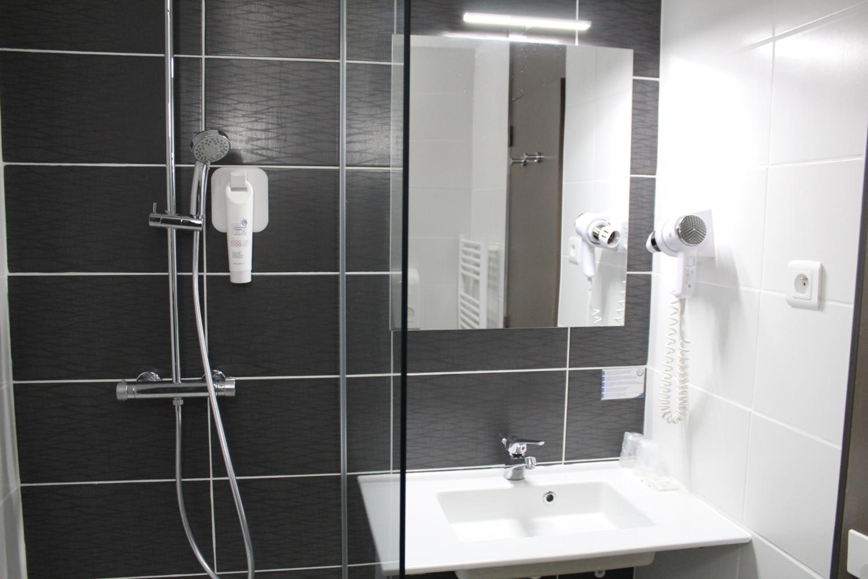 Double Room - Photo 3