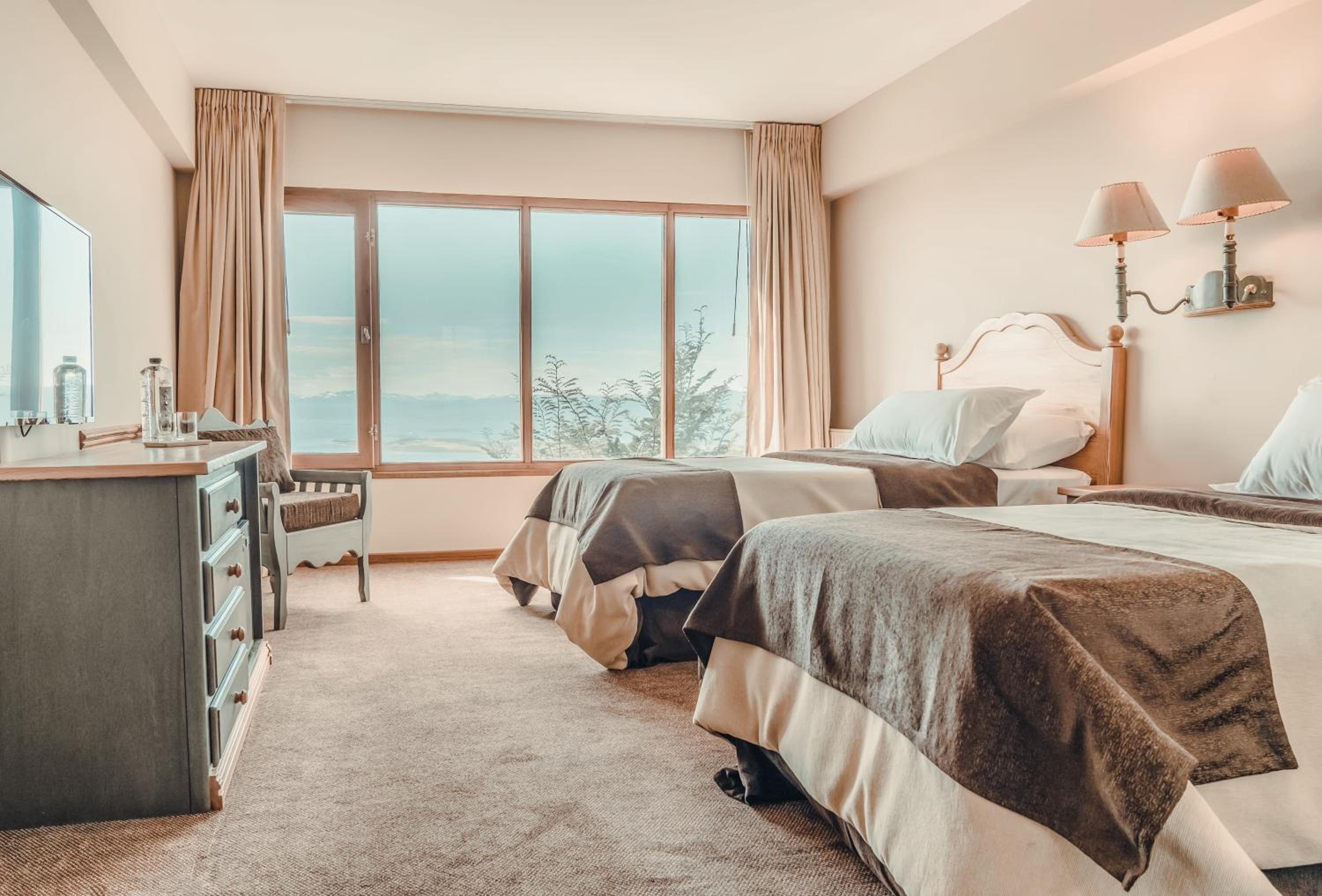 Standard Twin Room with Bay View - Non-Smoking