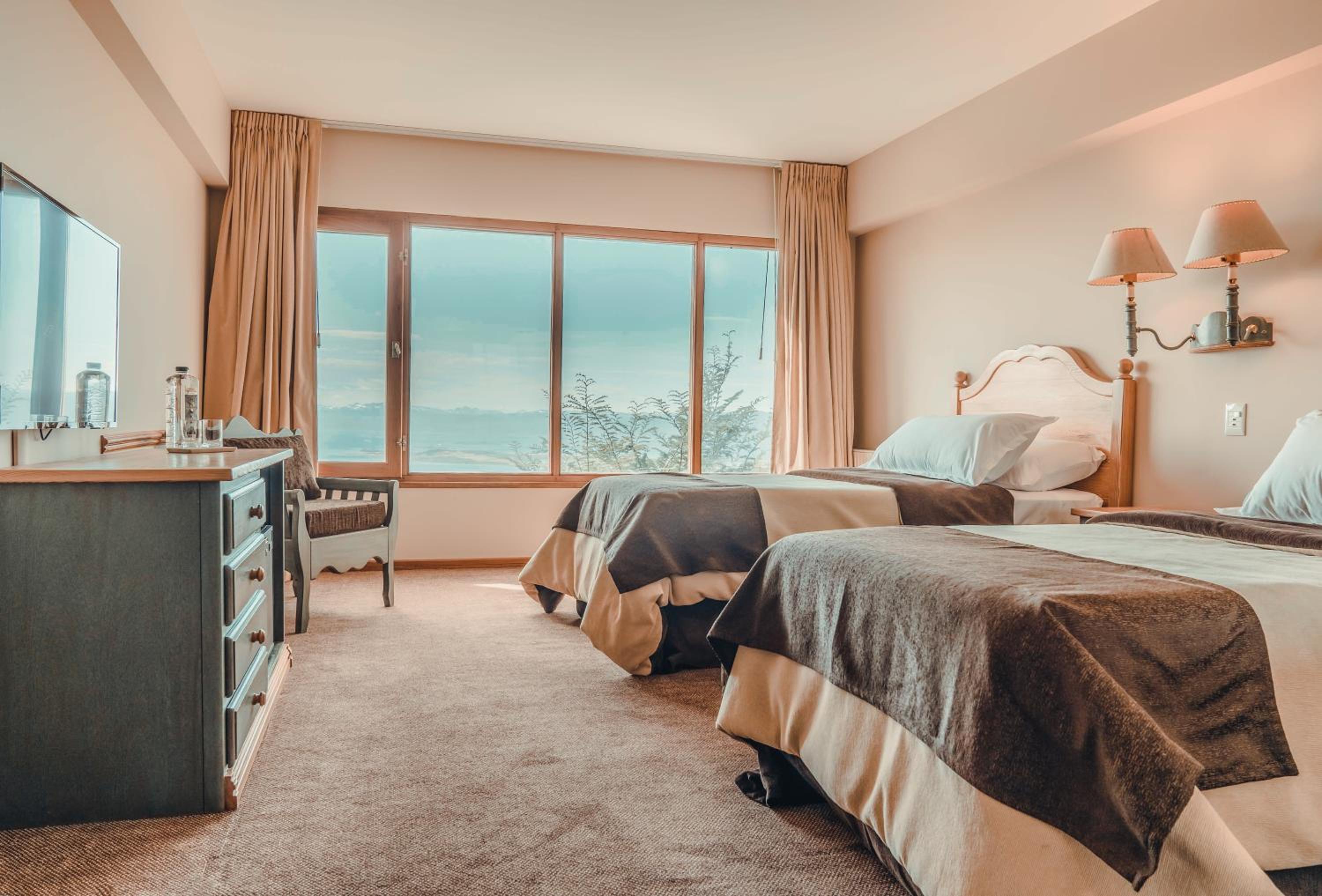 Standard Twin Room with Bay View - Non-Smoking