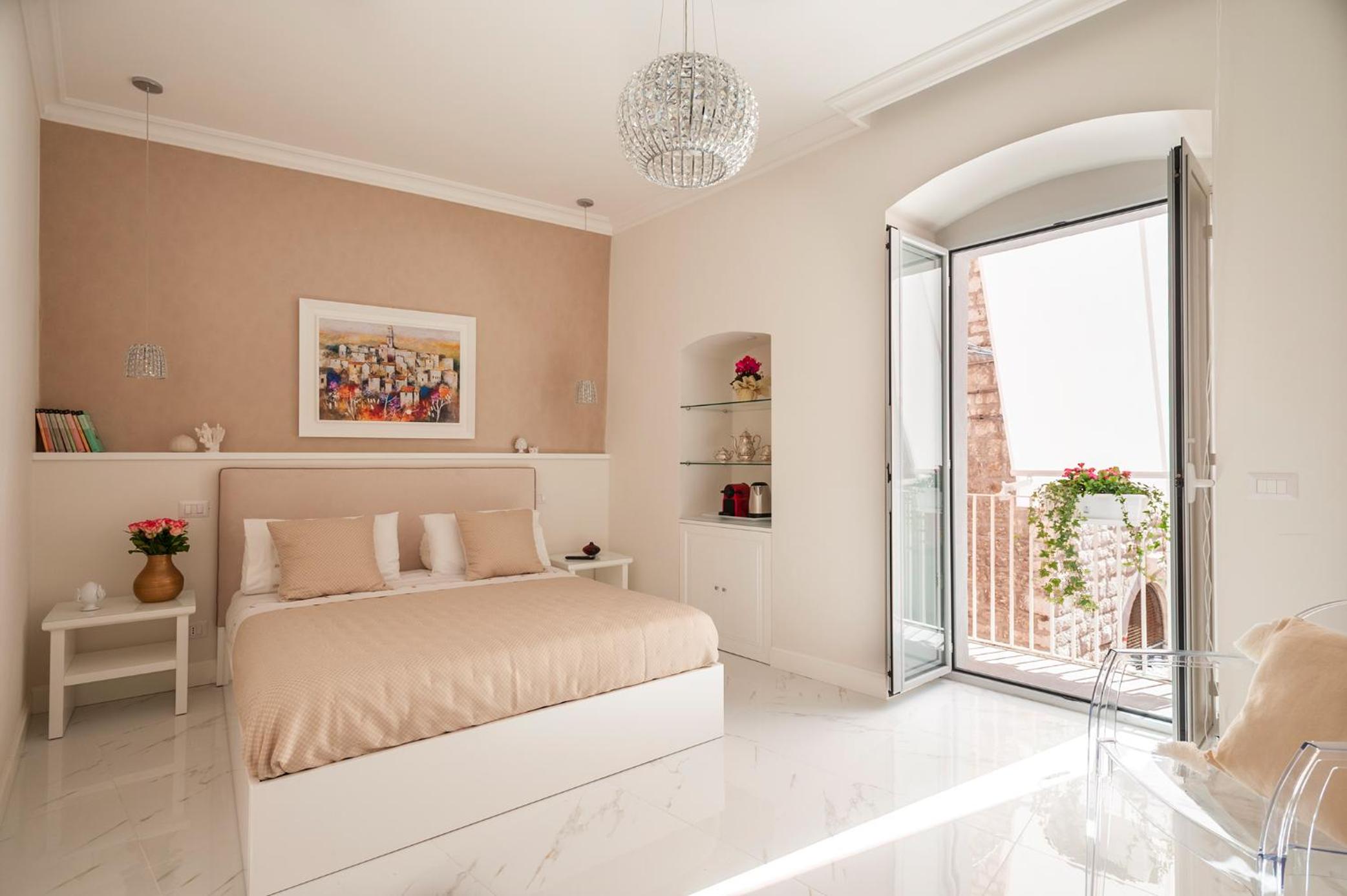 Deluxe Double Room with Extra Bed - Photo 15