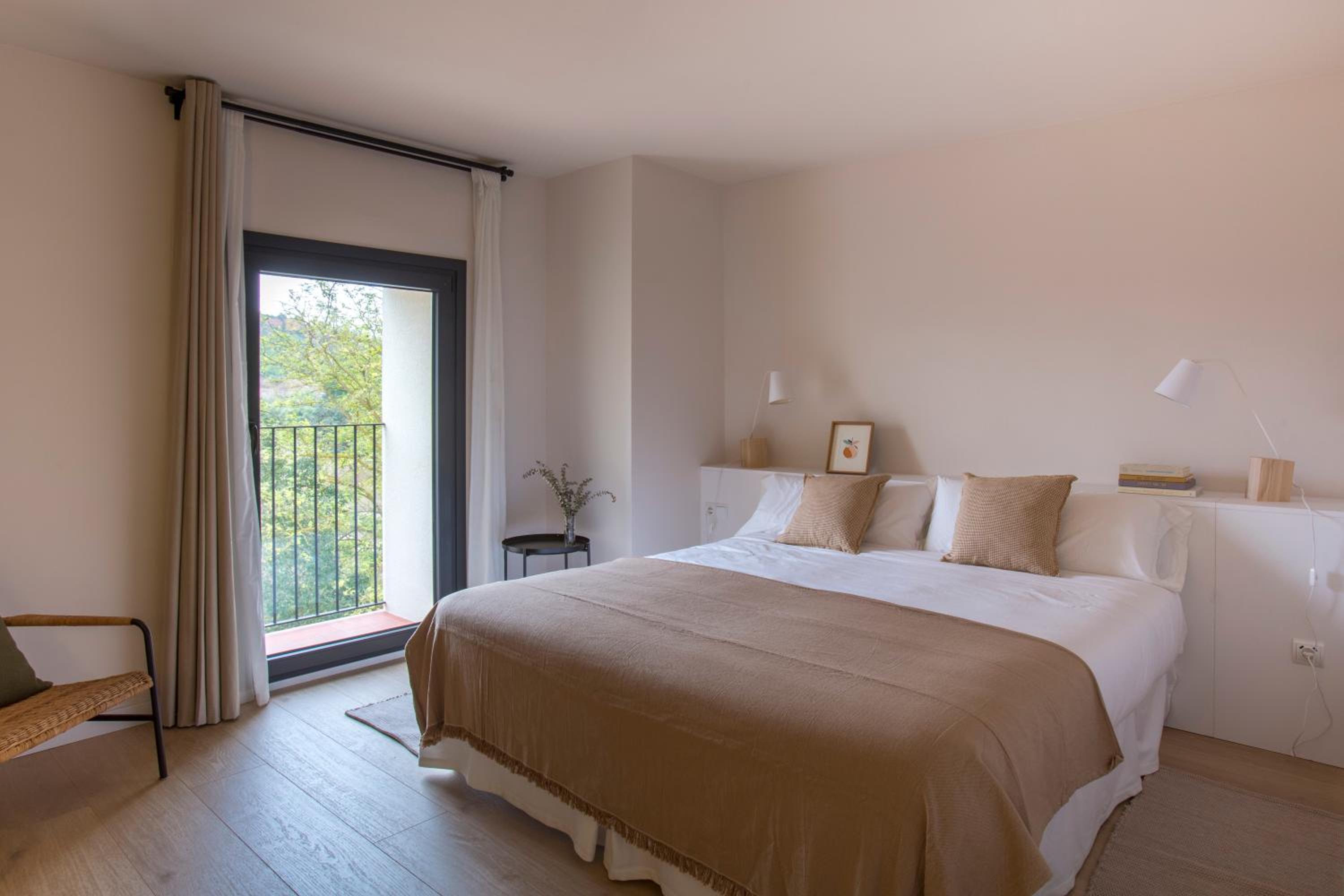 Double or Twin Room with Balcony - Photo 6