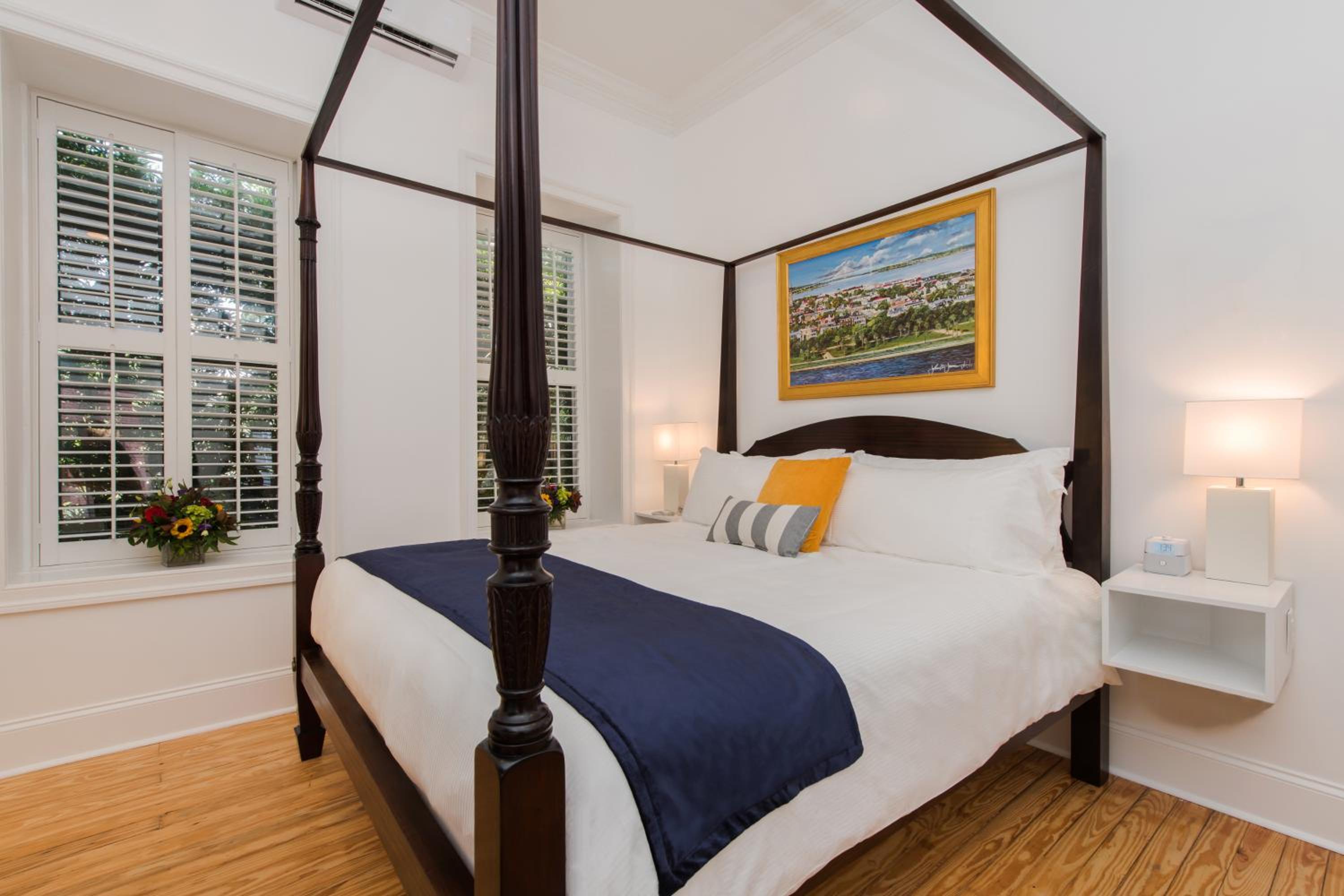 Battery Carriage House - Classic photo 1