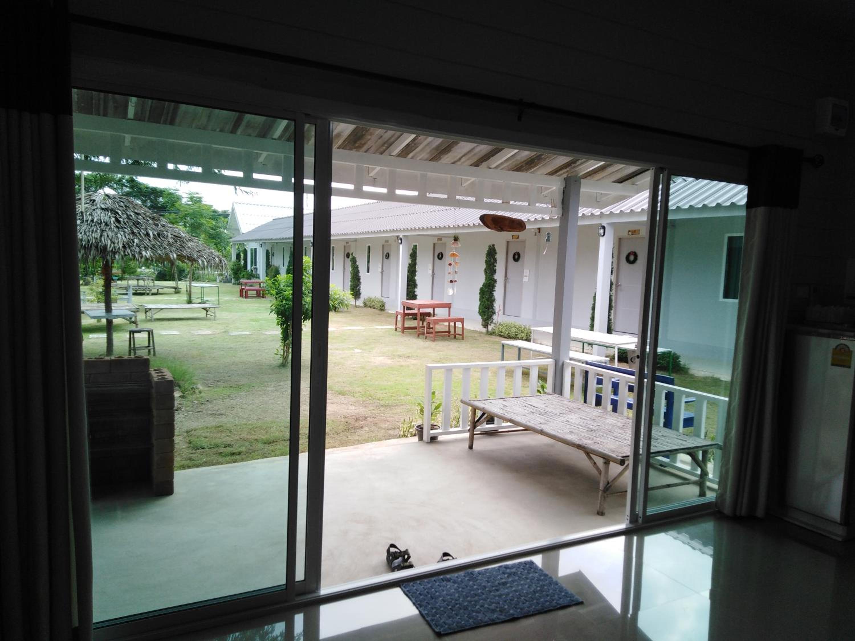 Family Room with Terrace - Photo 29