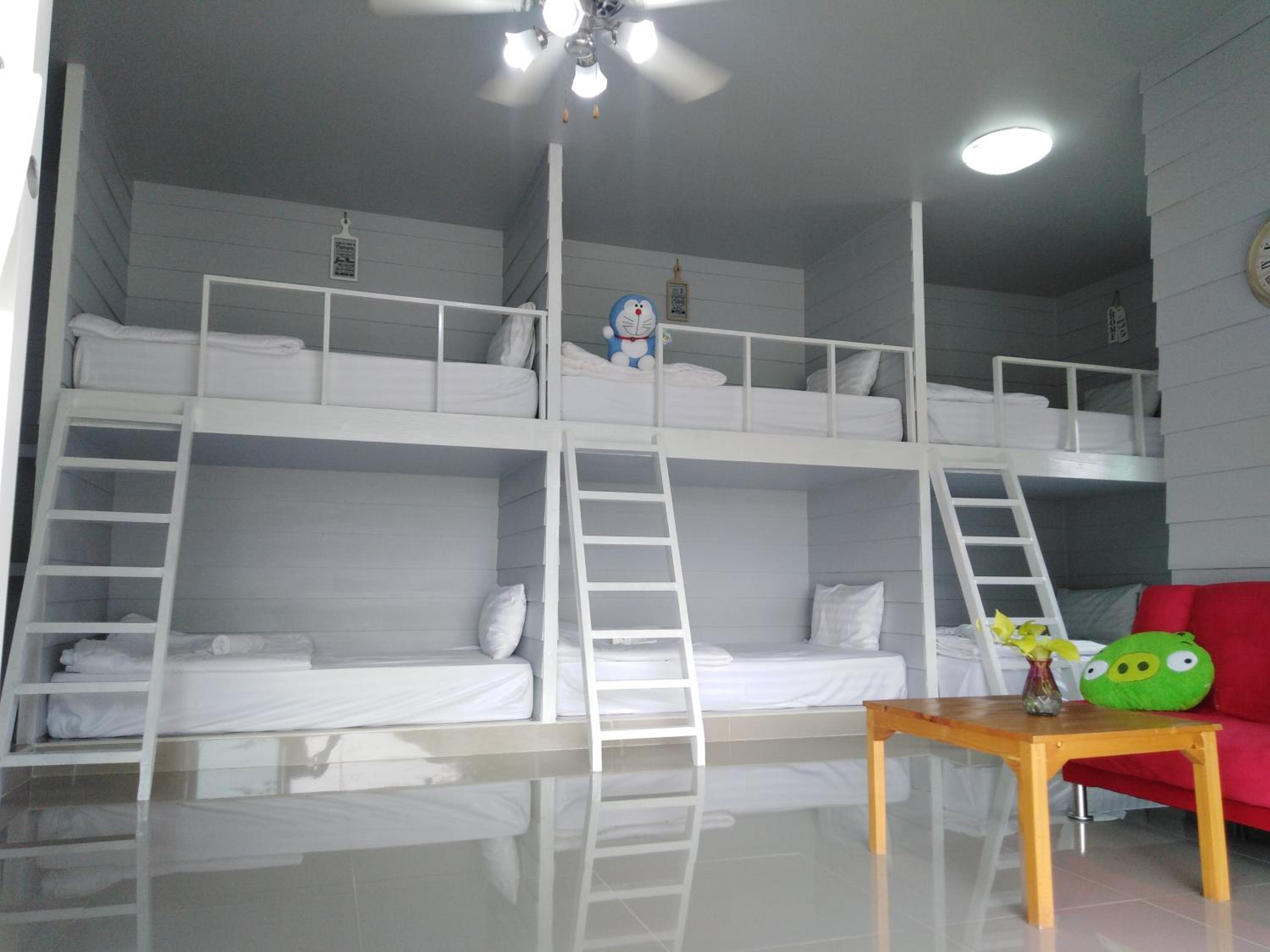 Family Room with Terrace - Photo 4