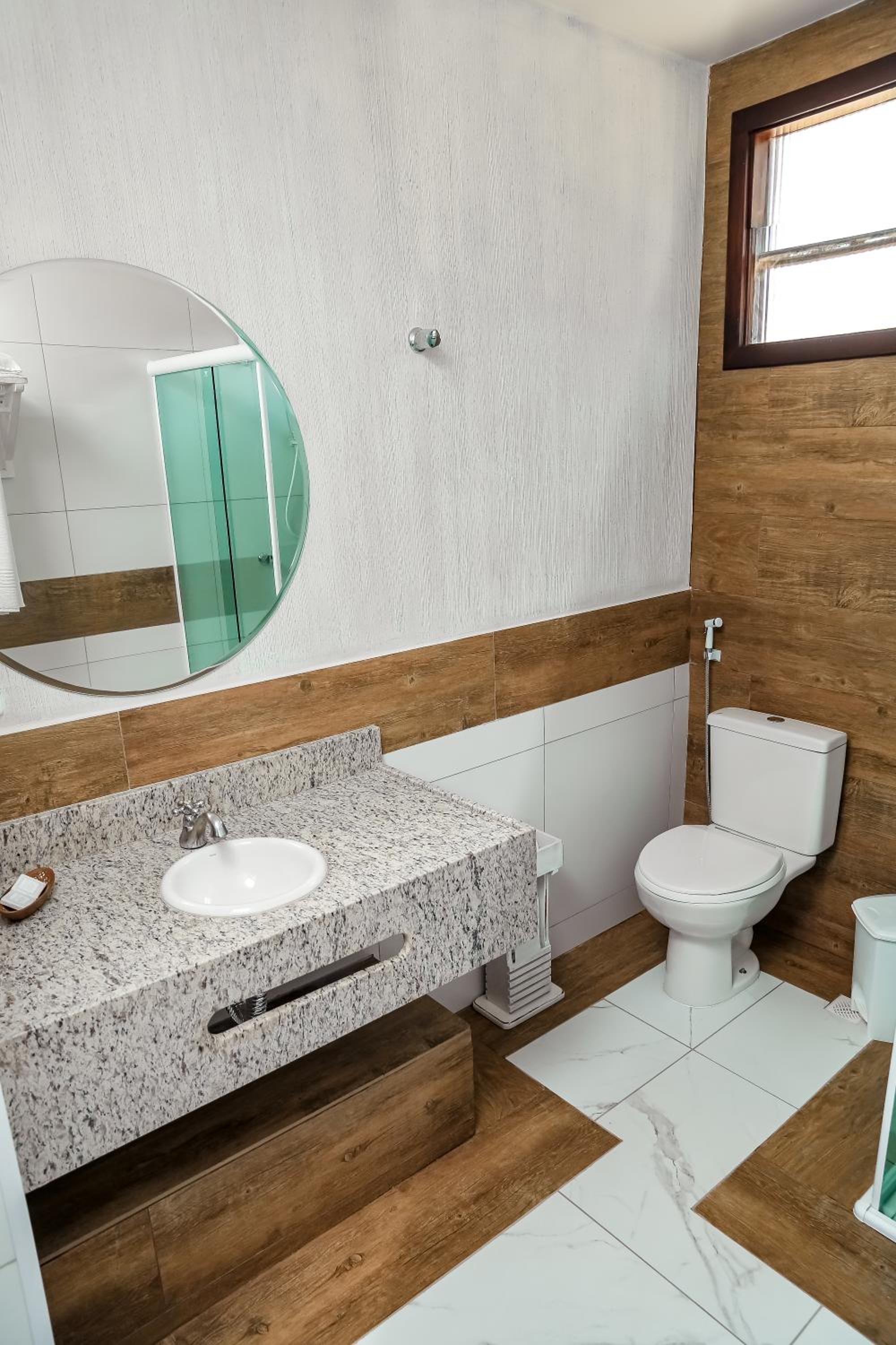 Standard Suite - Photo 4