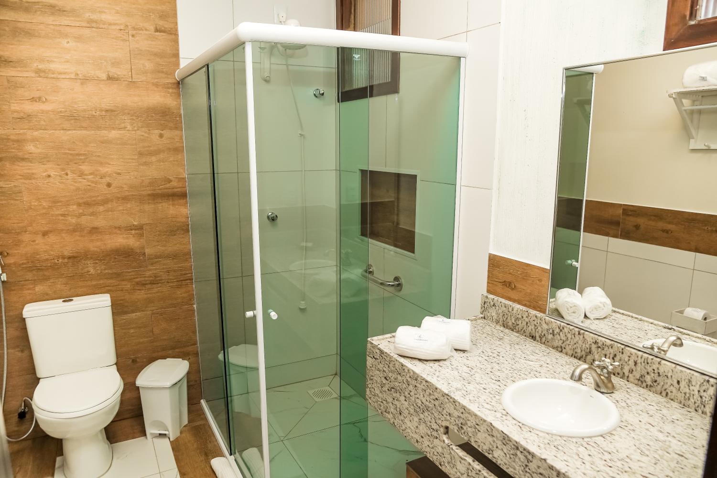 Deluxe Suite - Photo 10