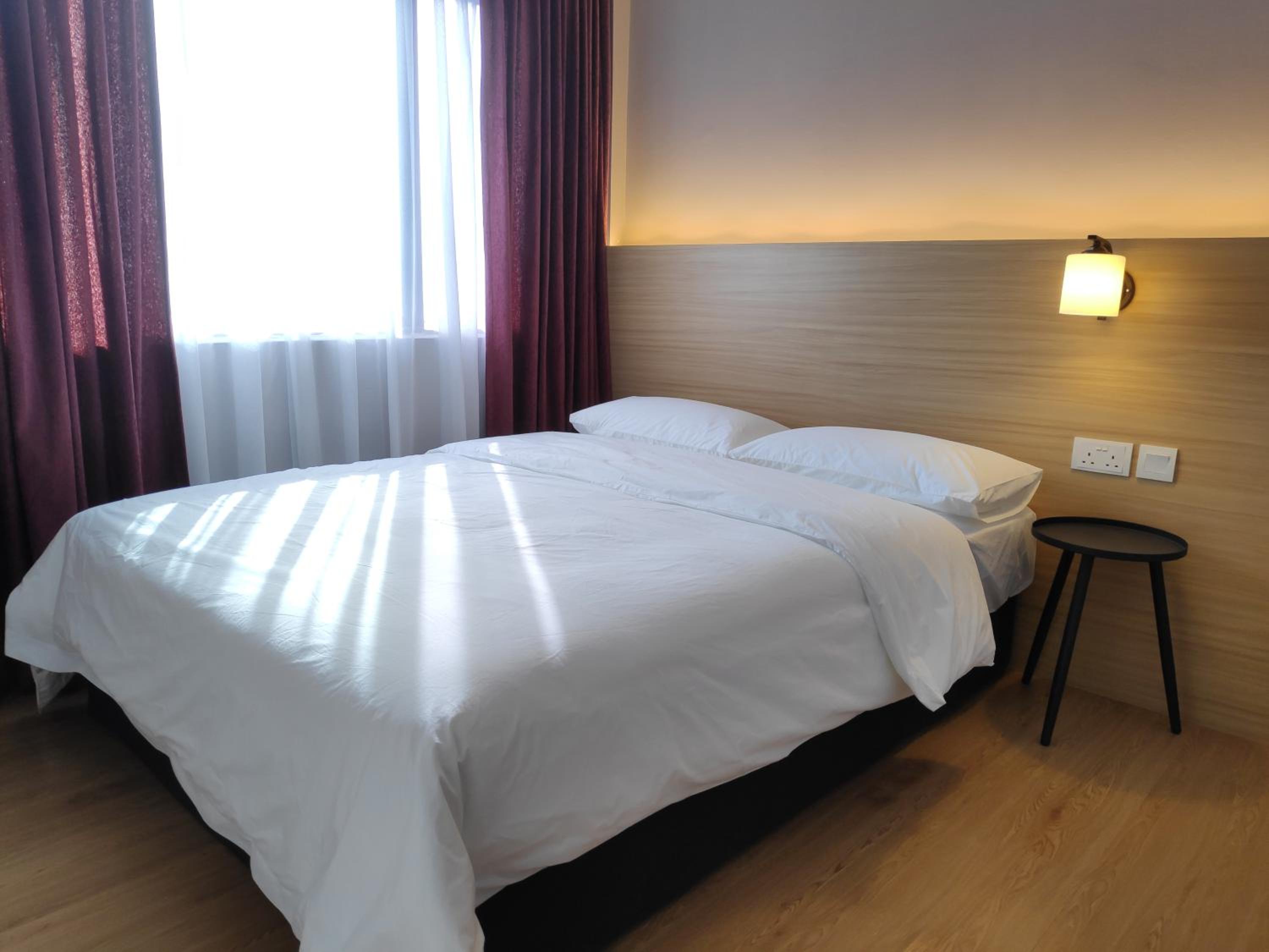 Queen Room