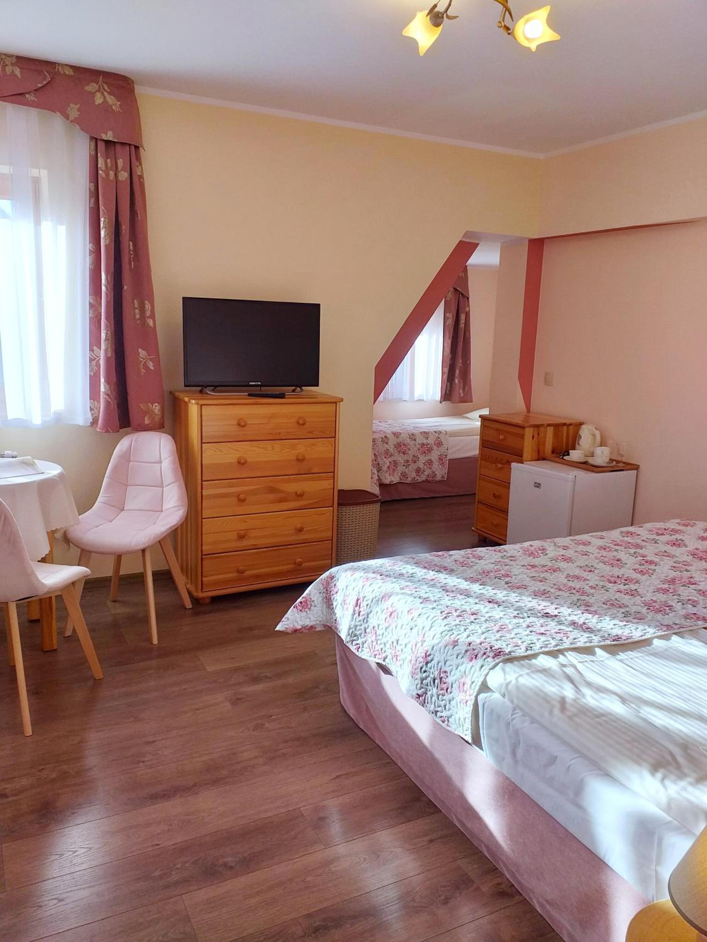 Deluxe Triple Room photo 2