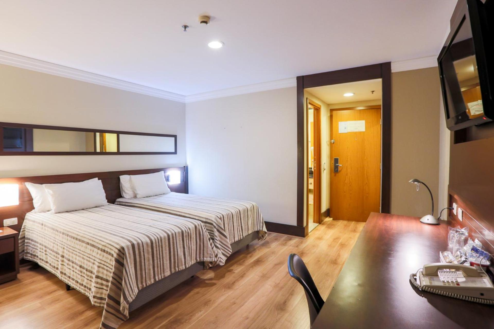 Standard Twin Room - Photo 3