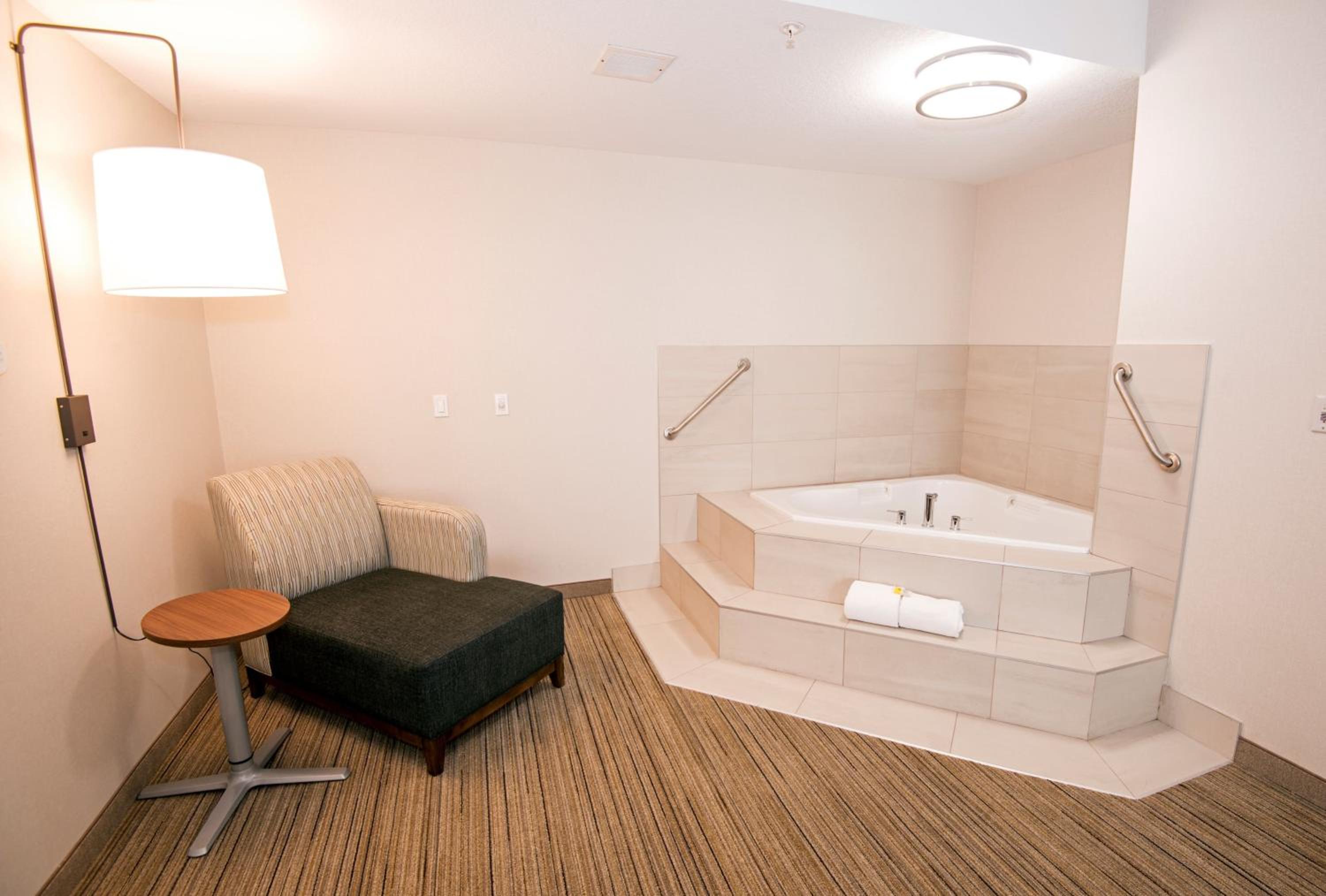 One-Bedroom King Suite with Sofa Bed - Photo 1