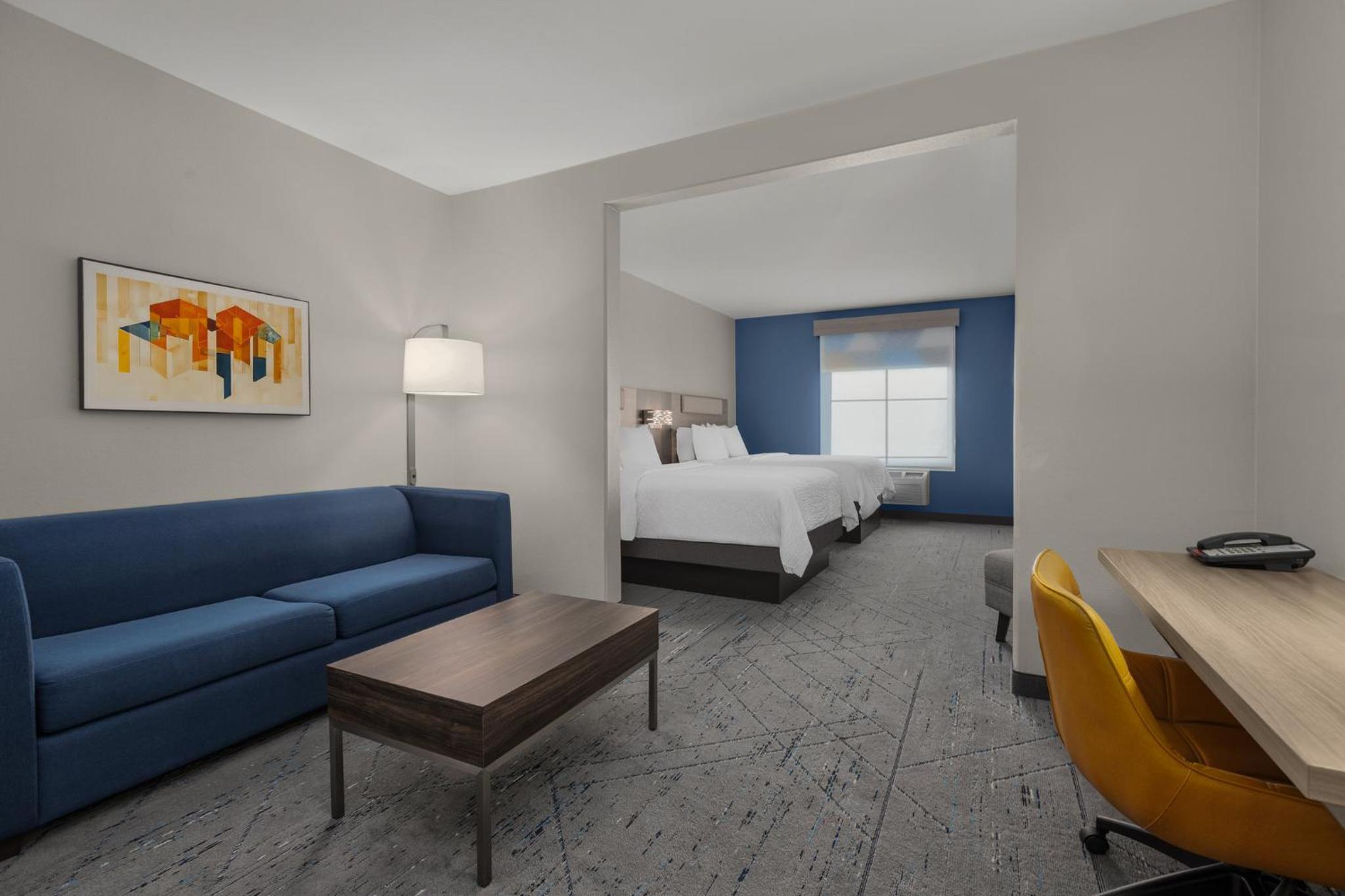 Suite with Two Queen Beds photo 1