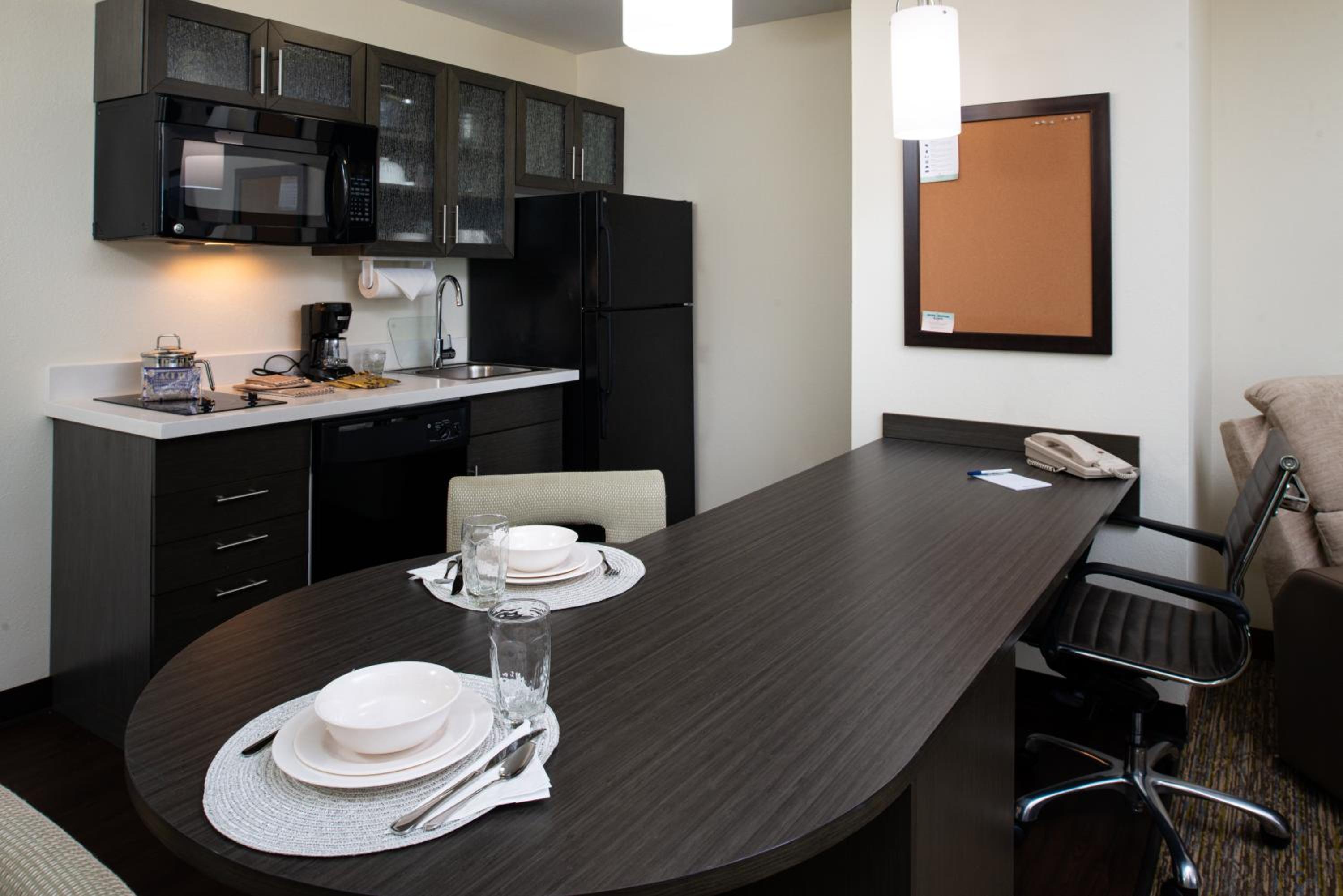 One-Bedroom Suite - Photo 6