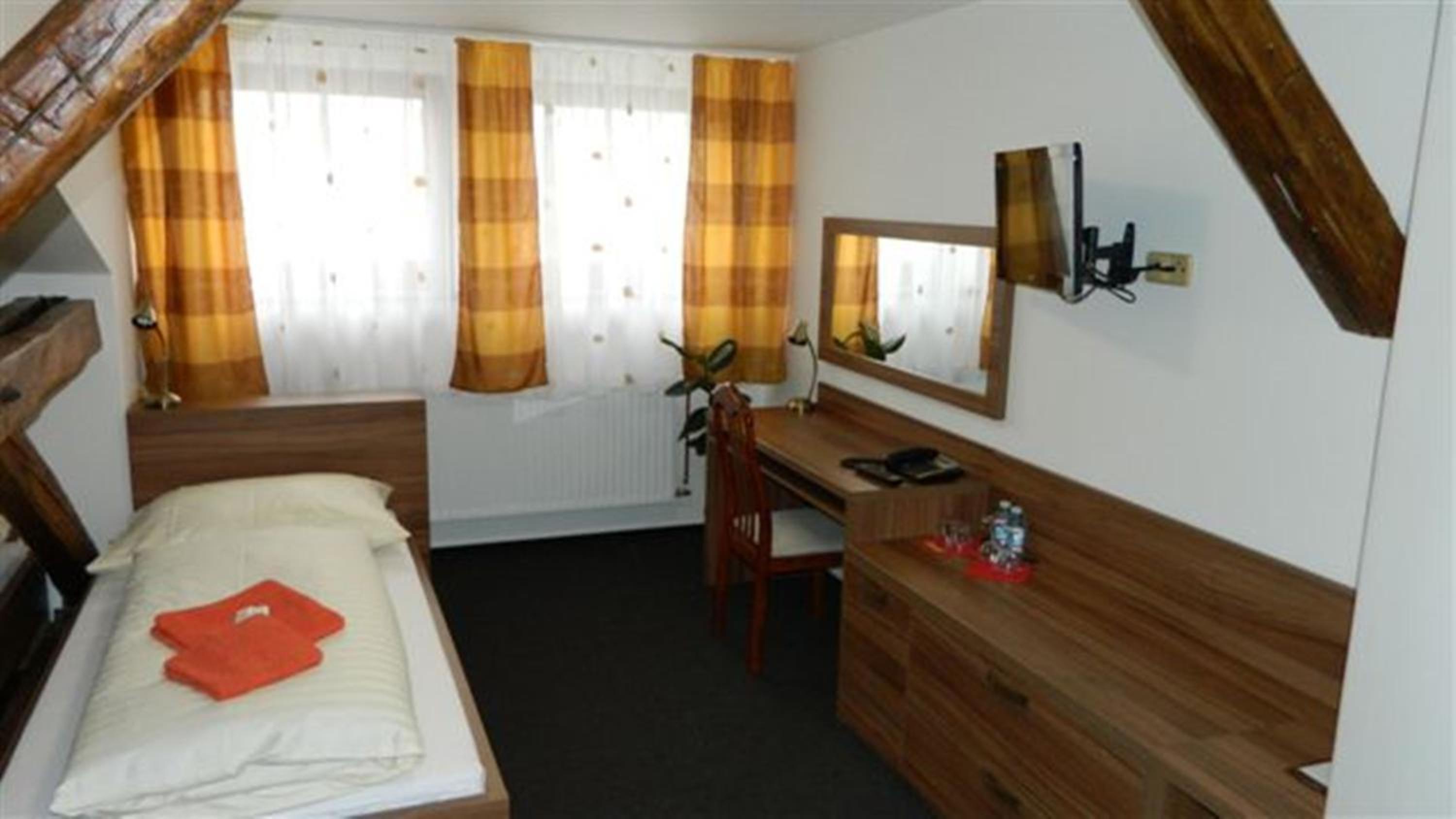 Economy Double or Twin Room photo 2