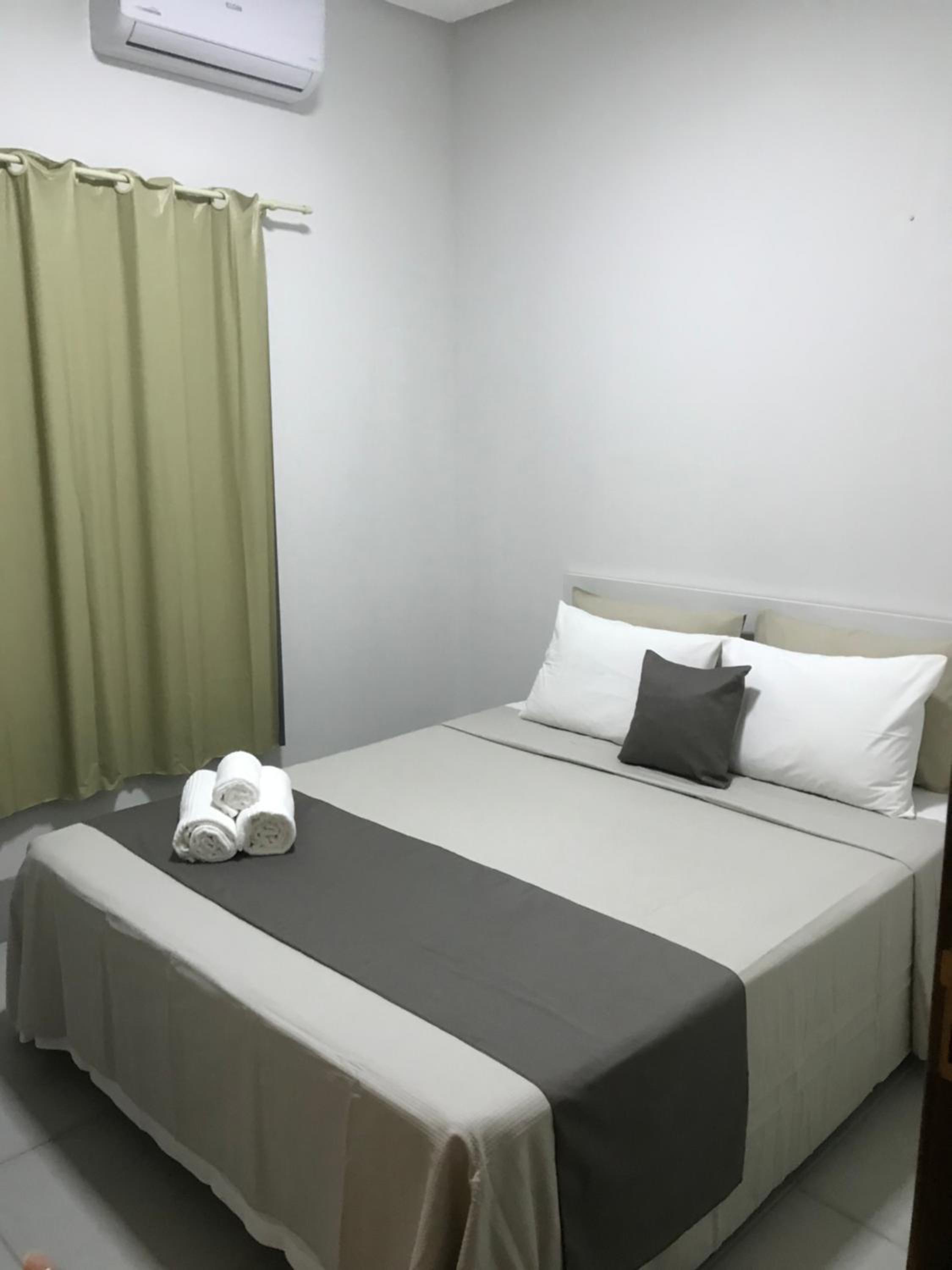 Deluxe Queen Suite photo 1