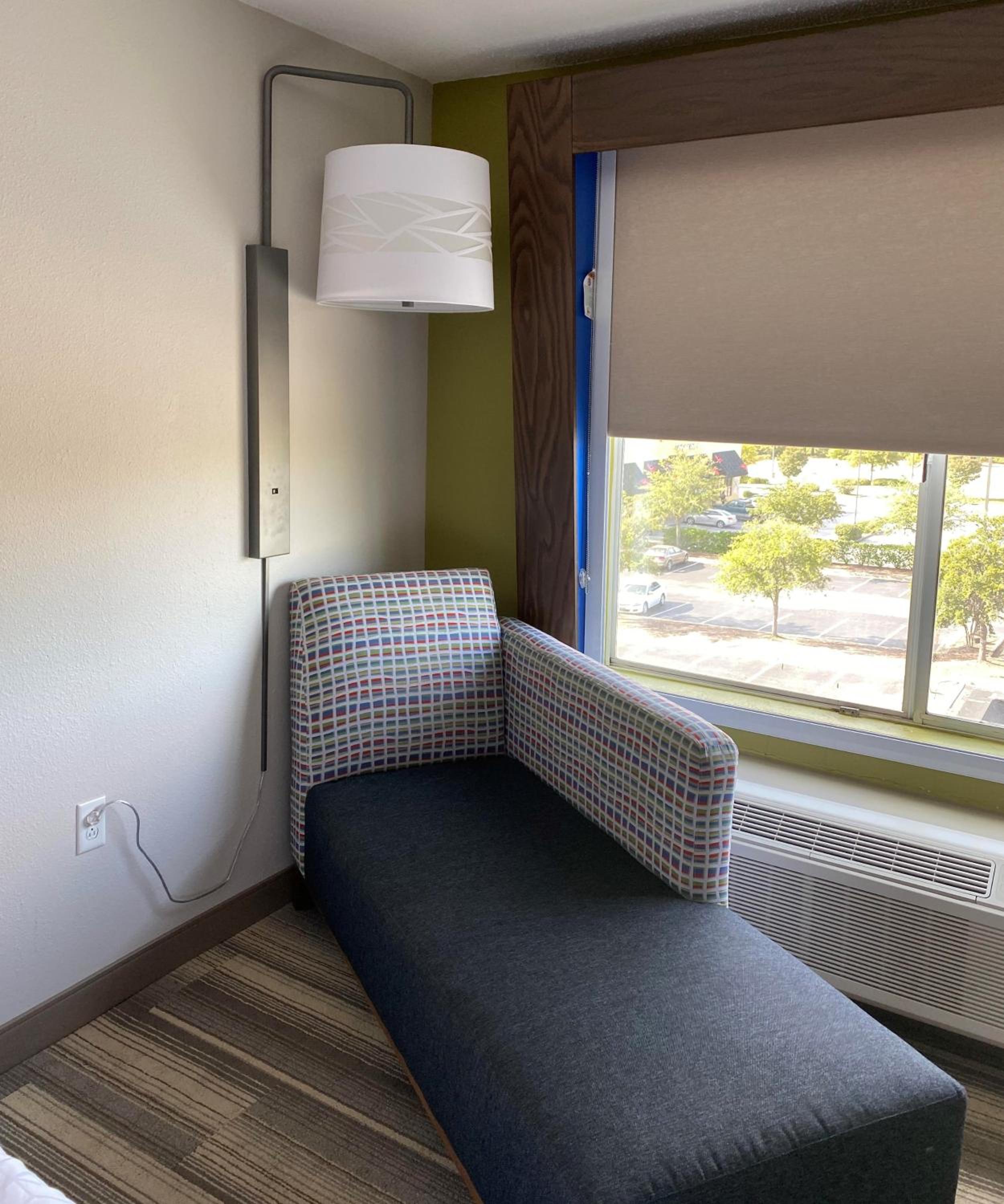 One-Bedroom King Suite - Photo 5