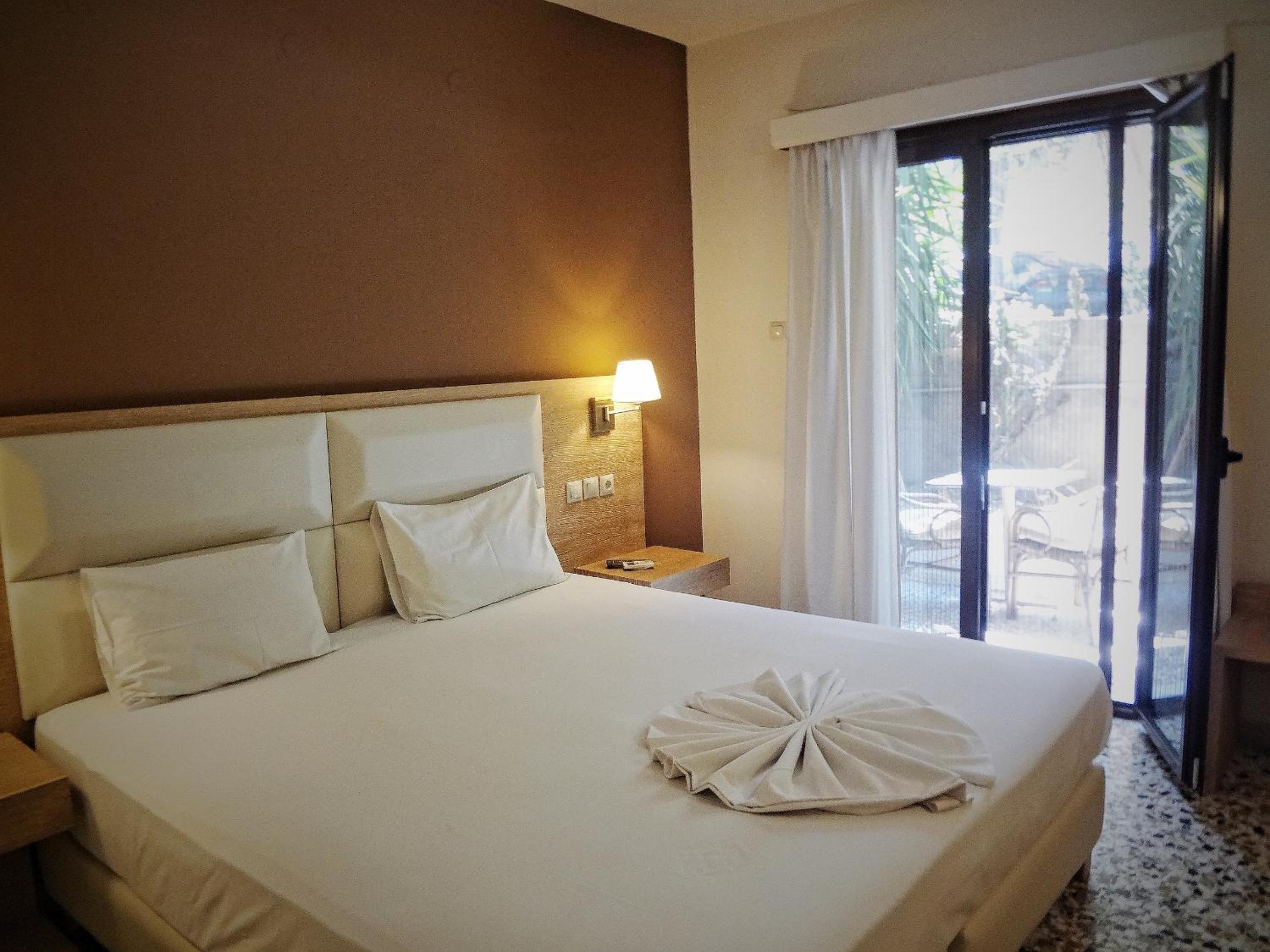 Double Room - Photo 6