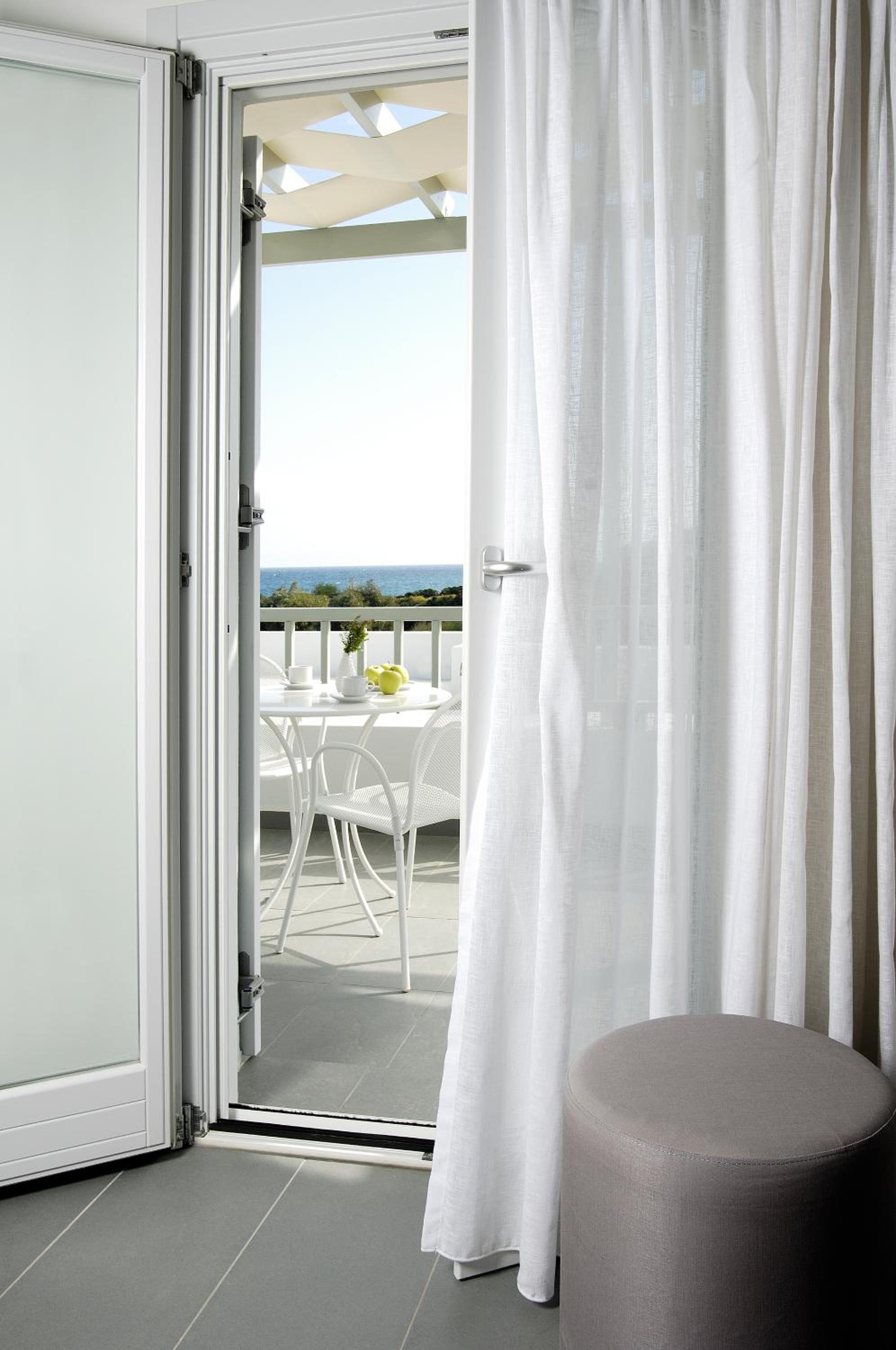 Family Apartment with Side Sea View photo 3