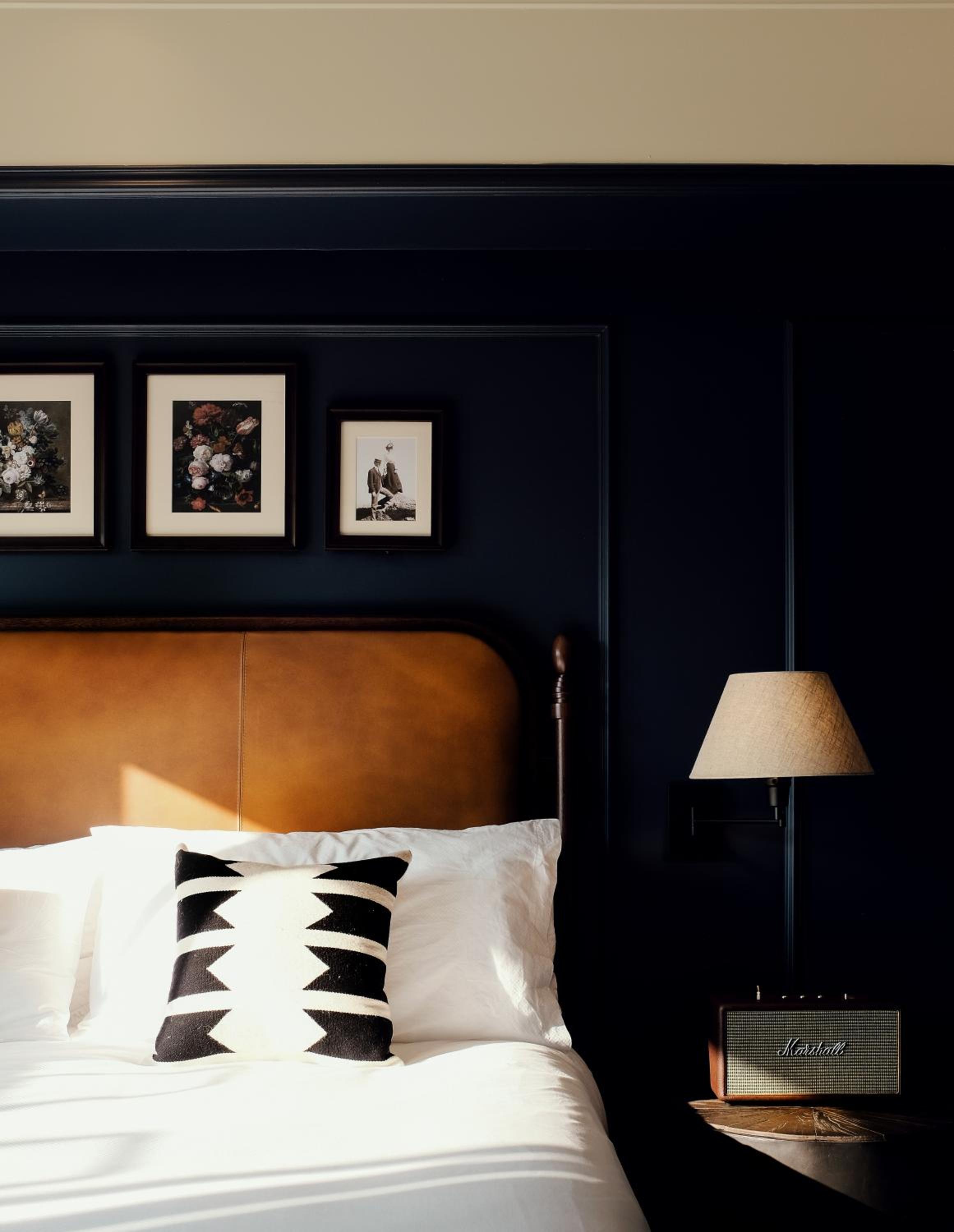 Deluxe Suite | King + full bunk photo 2