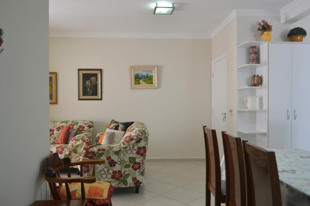 Two-Bedroom Apartment - Photo 4